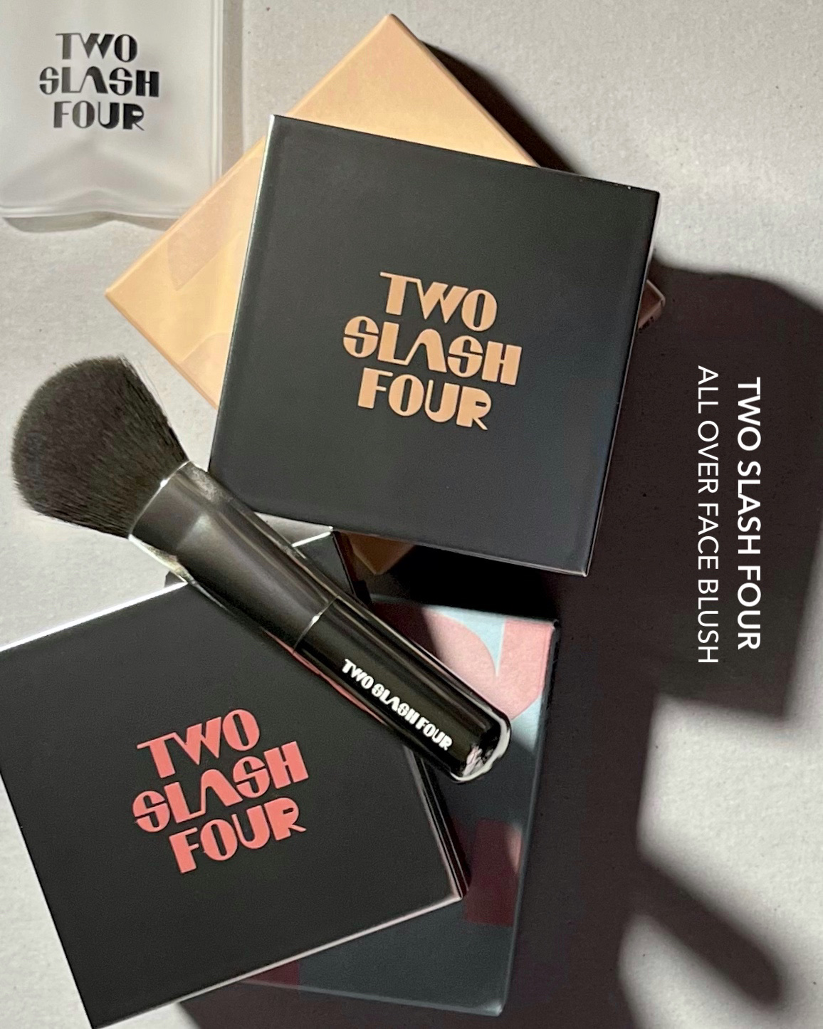 オールオーバーフェイスブラッシュ/TWO SLASH FOUR/パウダーチークを使ったクチコミ（2枚目）