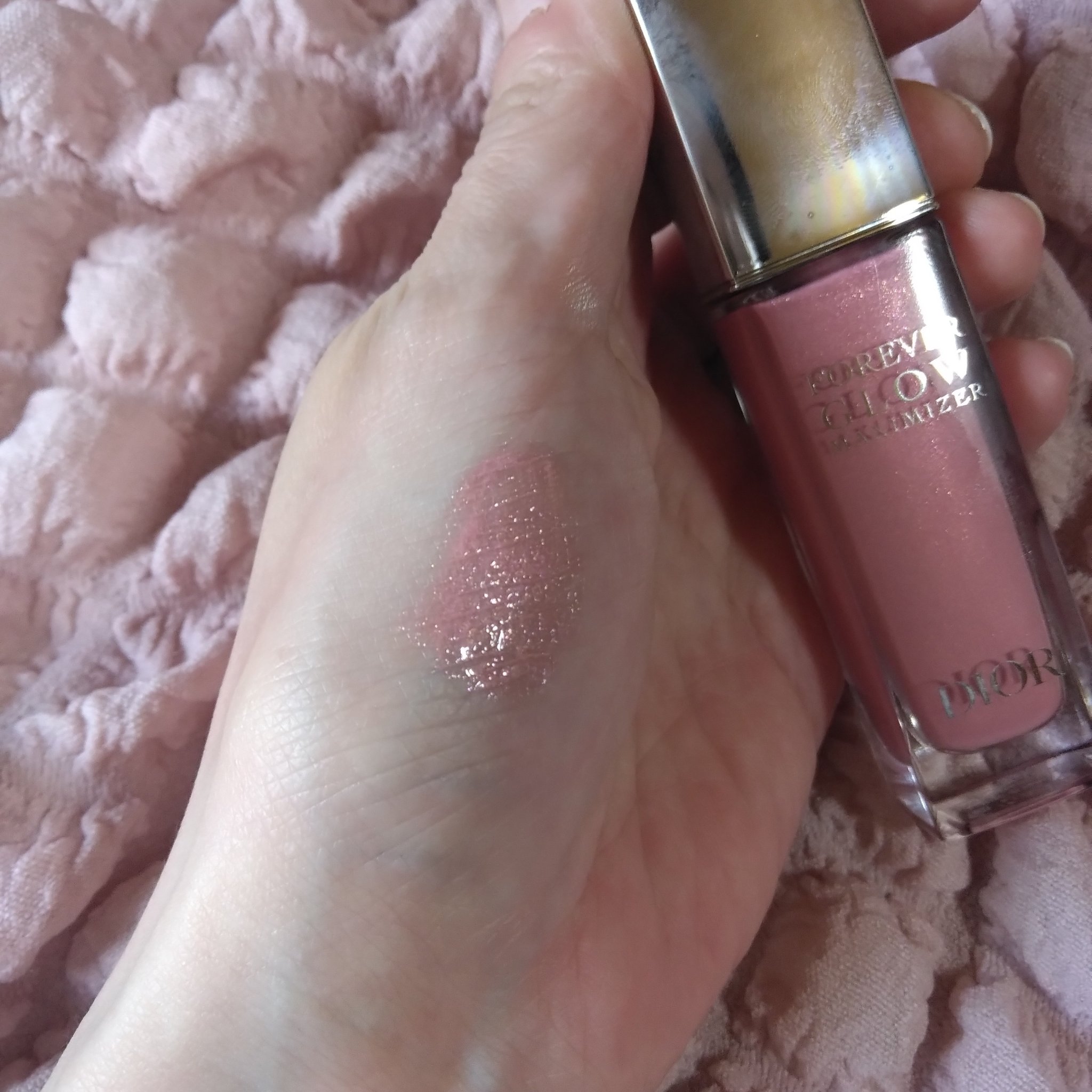 ディオールスキン フォーエヴァー グロウ マキシマイザー/Dior/ハイライトを使ったクチコミ（3枚目）