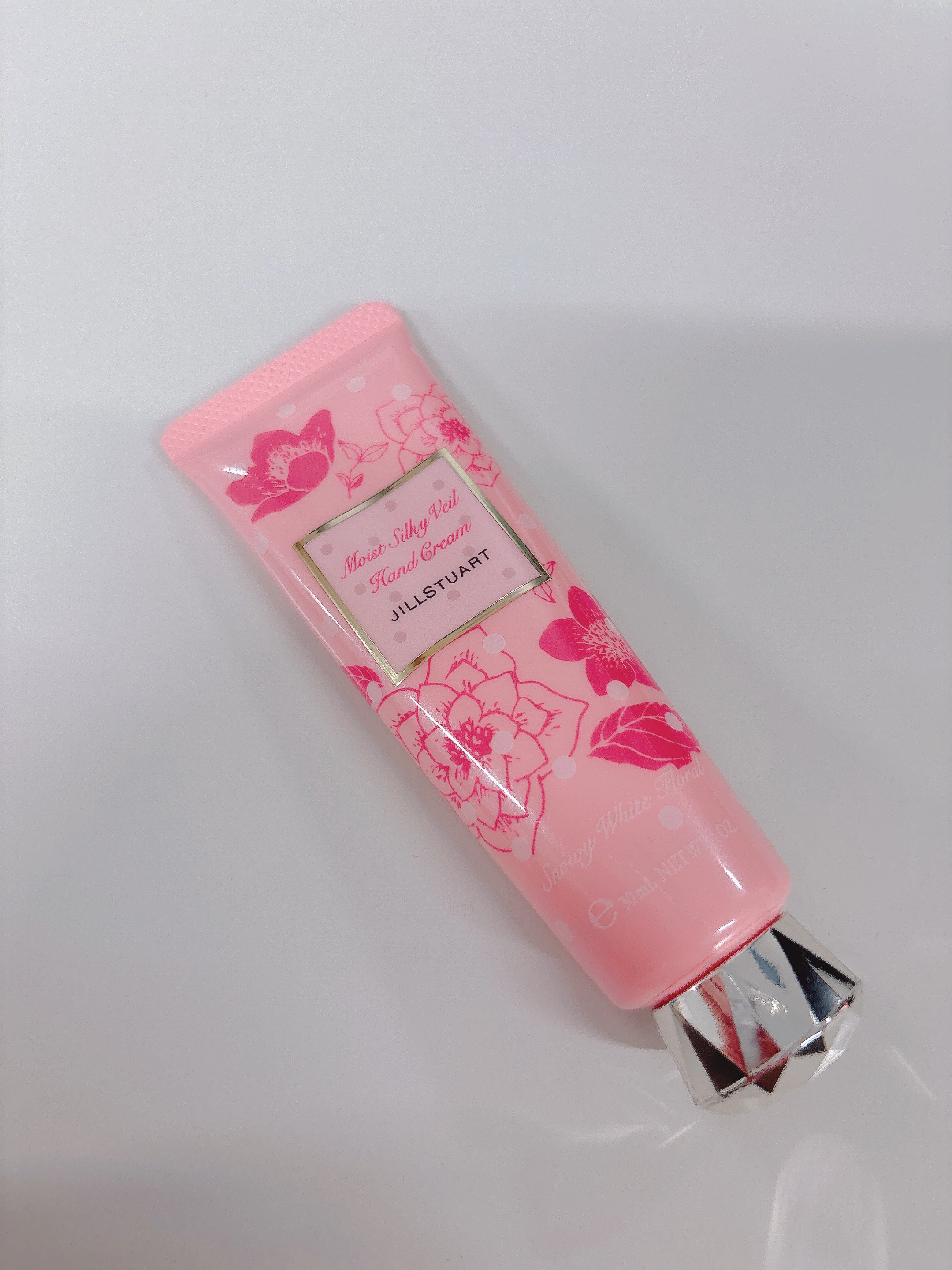 リラックス モイストシルキーヴェール ハンドクリーム/JILL STUART/ハンドクリームを使ったクチコミ（1枚目）