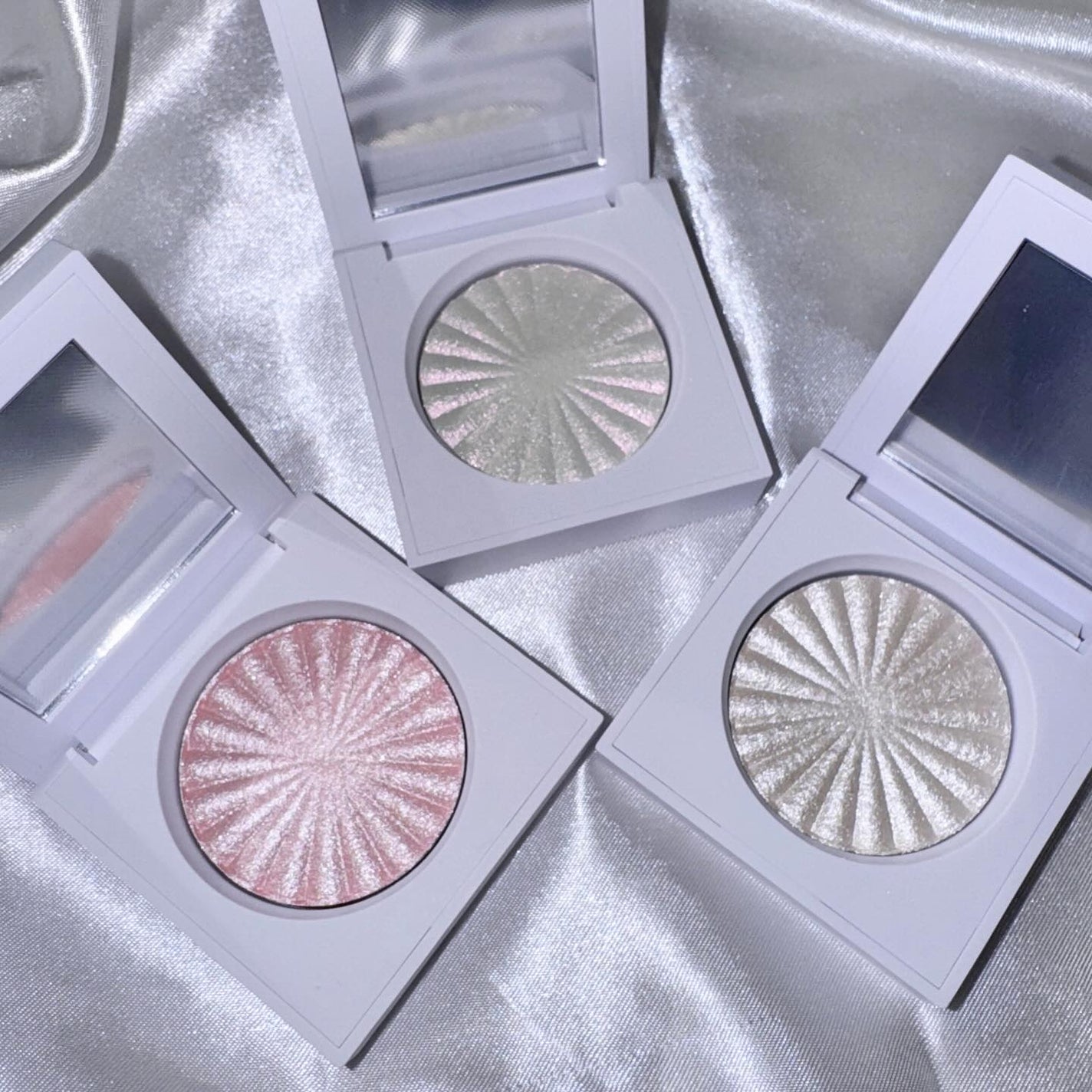 OFRA mini Highlighter/Ofra Cosmetics/パウダーハイライトを使ったクチコミ(3枚目)