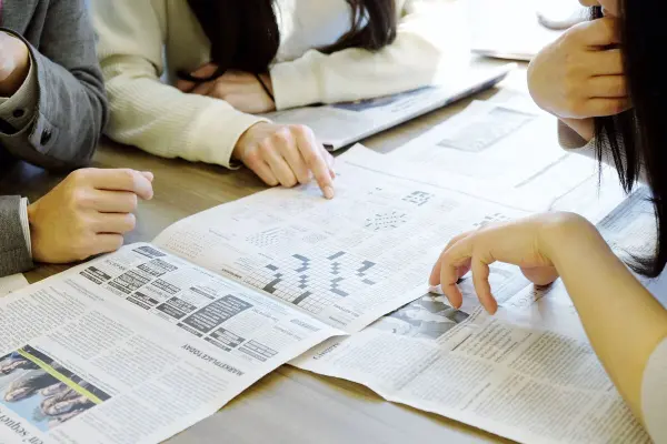 仕事で打ち合わせしている様子