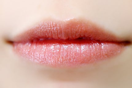 キヌケアヌード グリーム/shu uemura/口紅を使ったクチコミ(3枚目)