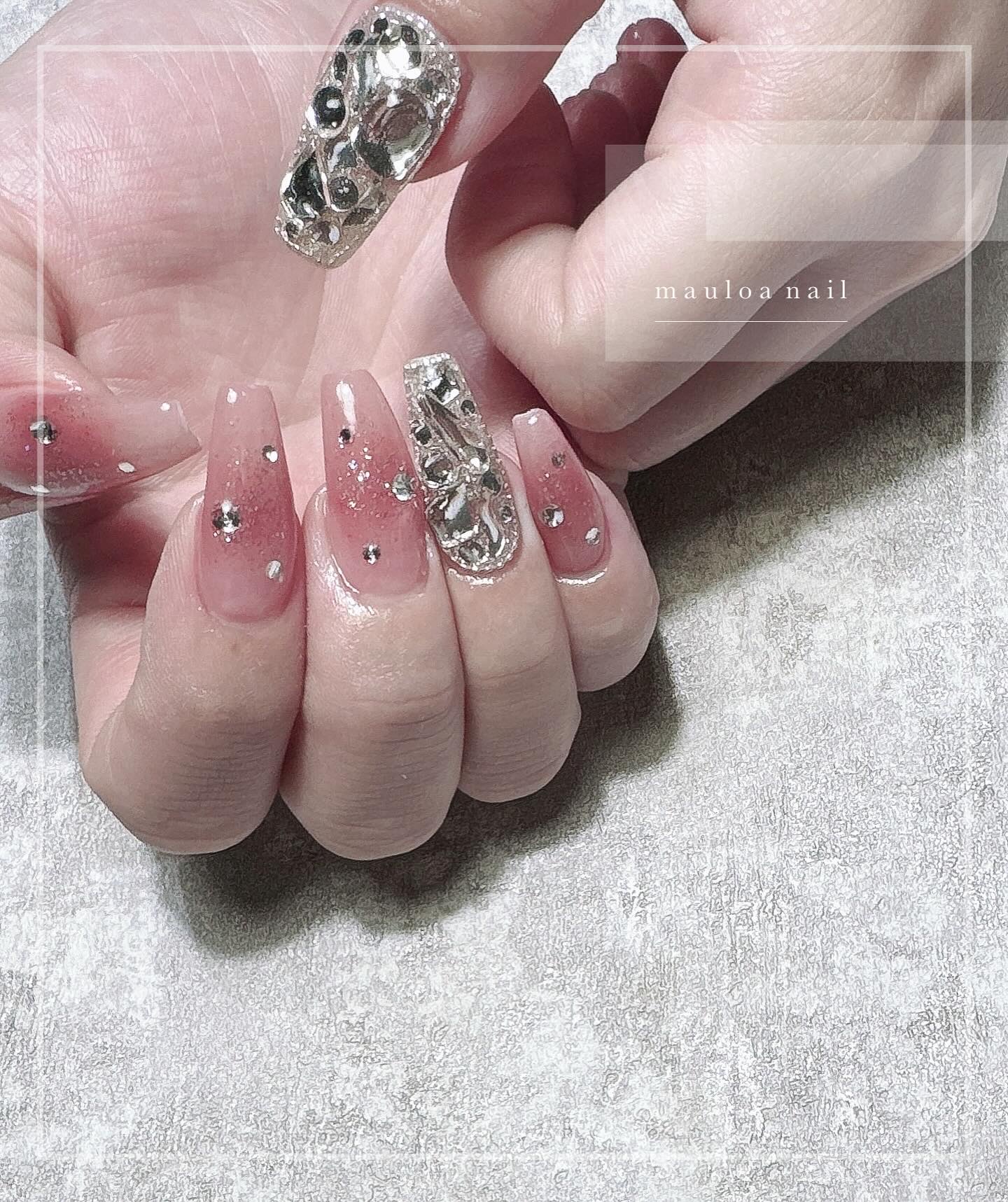 チークネイル💖
いつもありがとうございます😊💖
・
・
・
・
・
・
#ワンカラーネイル
#ネイルデザイン
#ミラーアート
#ネイルやり方
#アートネイル
#naildesign
#バレンタインネイル
#オーダーチップ
#ネイビ