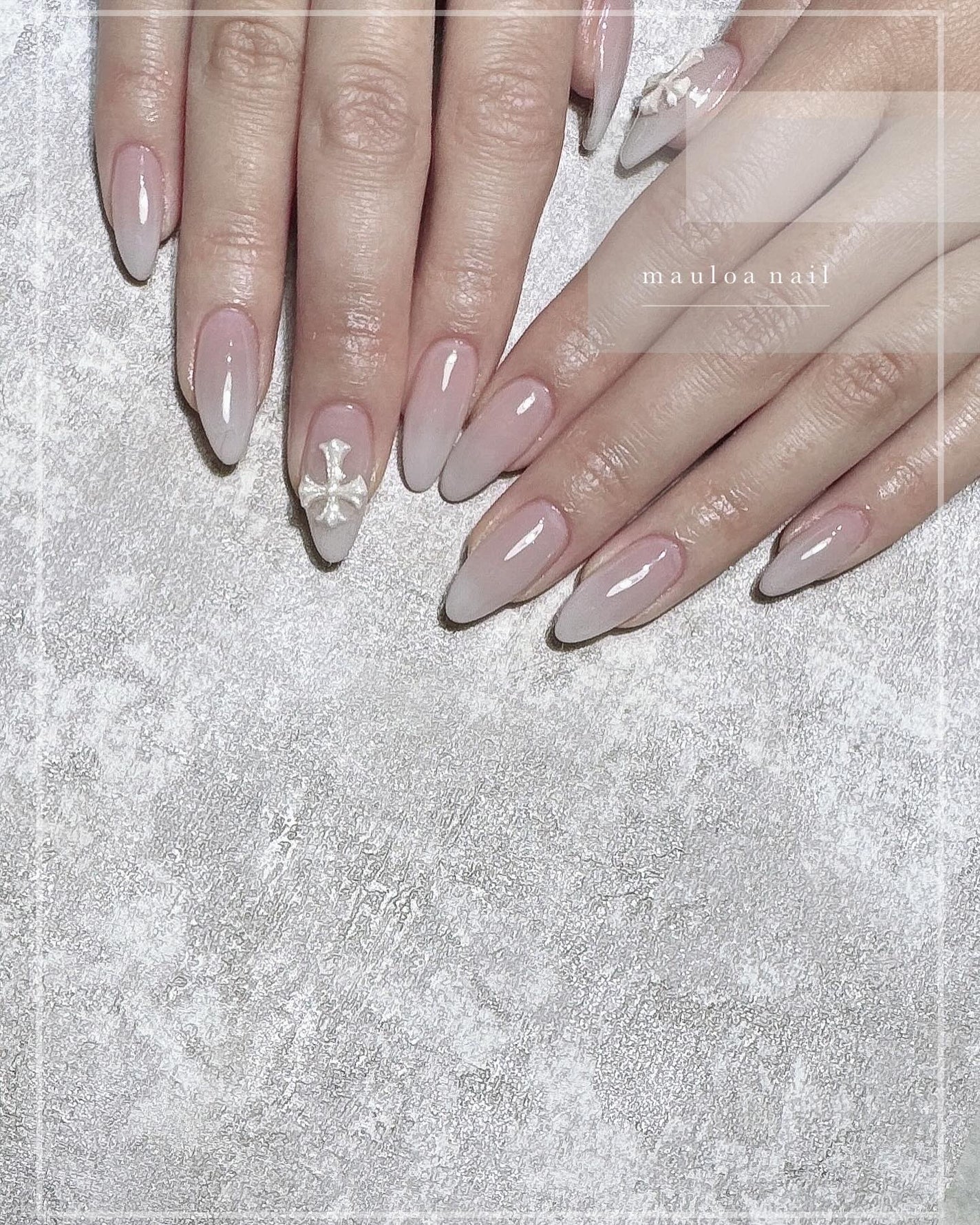 mauloa_nail on LIPS 「・ クロムネイル✝️いつもありがとうございます💖💖・・ネイルや..」(1枚目)