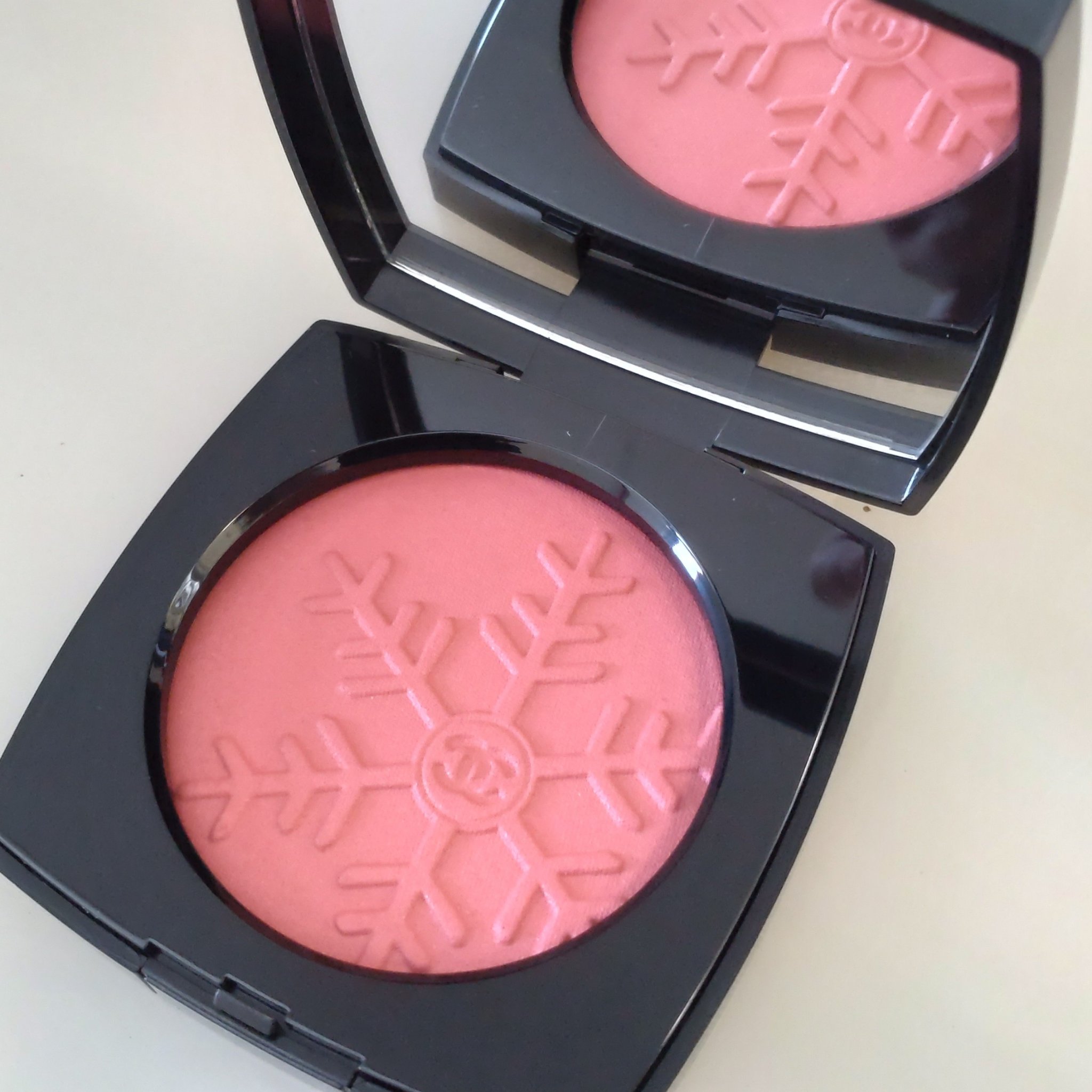 レ ベージュ ヘルシー グロウ ブラッシュ モーヴ グラッセ/CHANEL/パウダーチークを使ったクチコミ（2枚目）