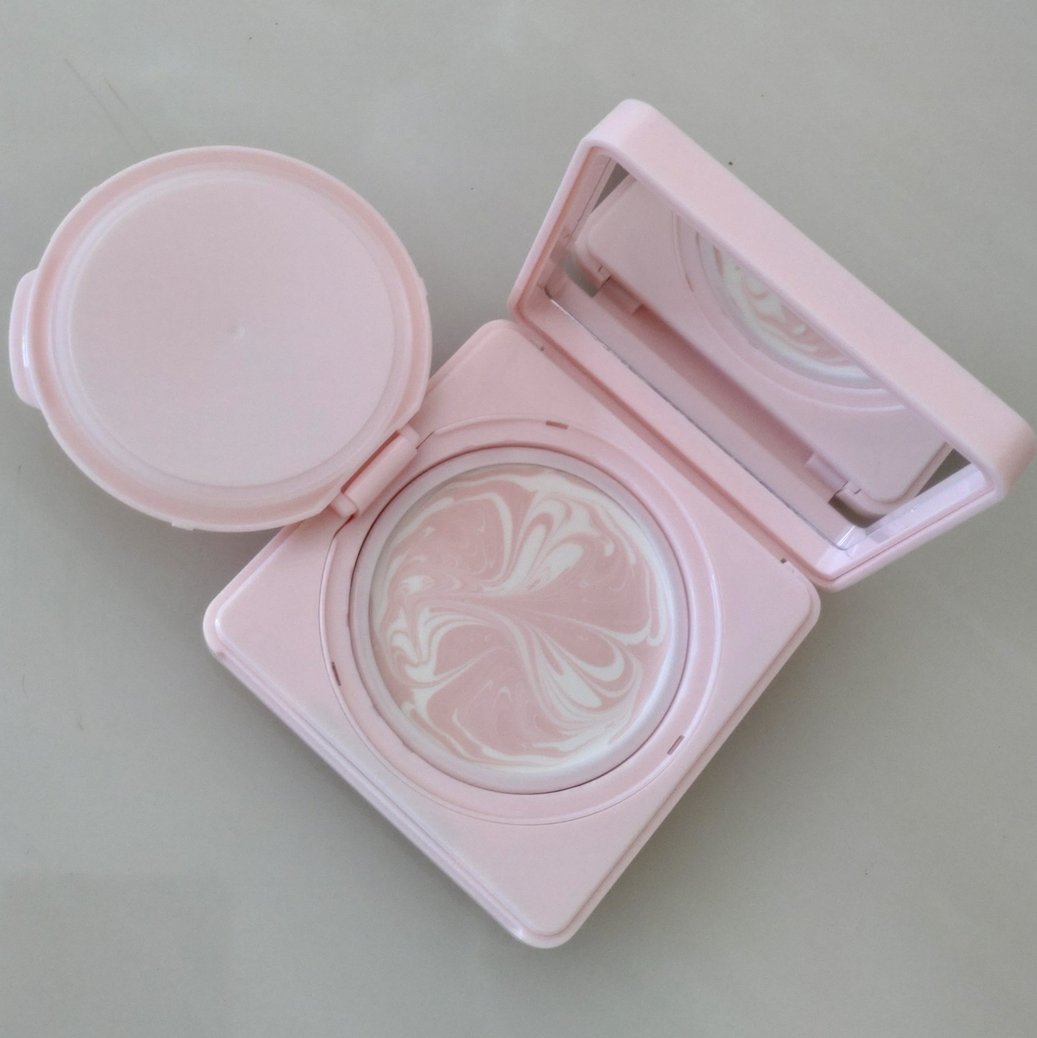 スキン PFCT コンパクト クリーム Ｎ/GIVENCHY/化粧下地を使ったクチコミ（2枚目）