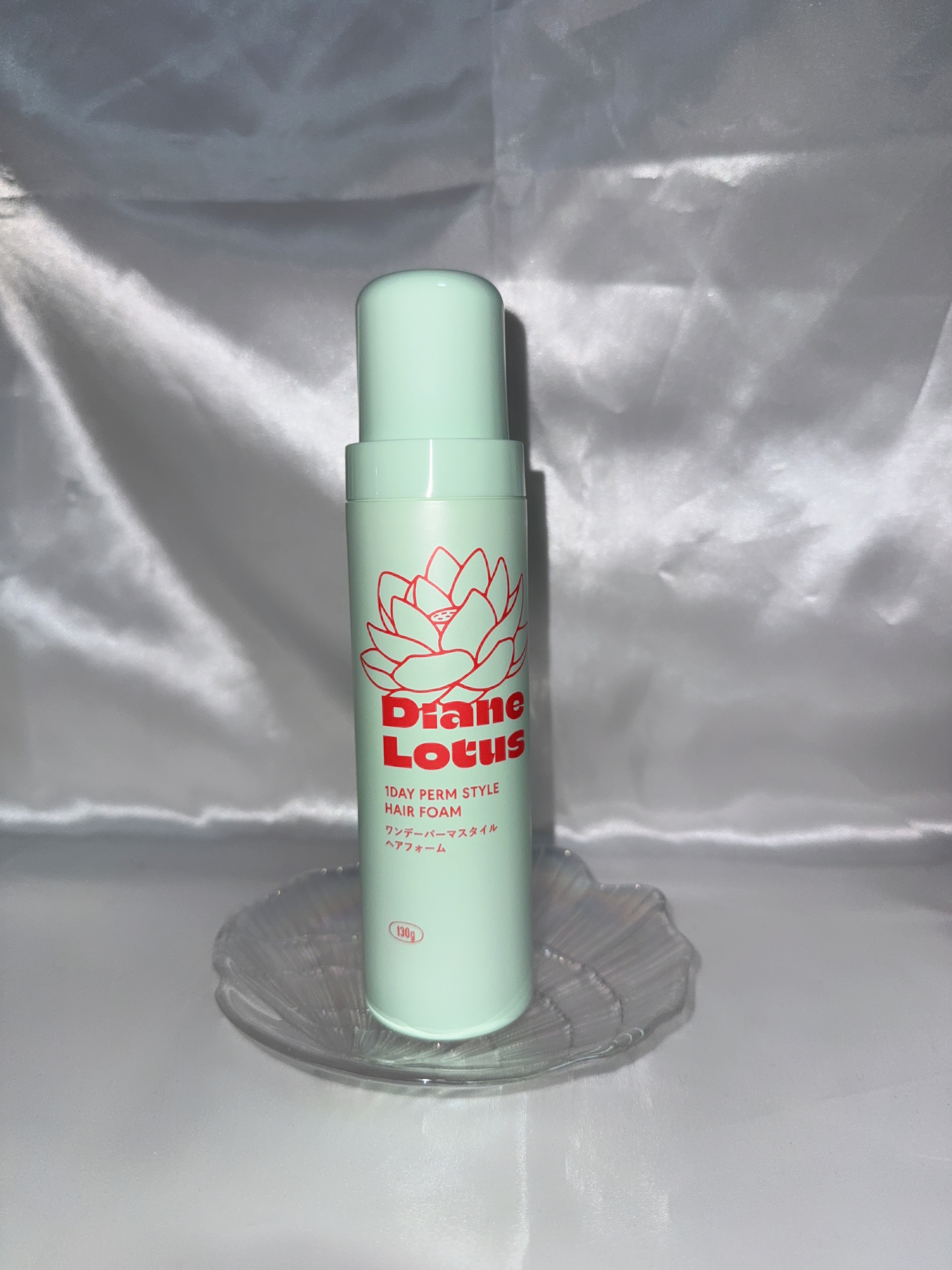 


Diane Lotus 
ワンデーパーマスタイル ヘアフォーム
130g

ご縁がありお試しさせて頂きました。

髪の毛にくしゅくしゅと馴染ませると
パーマ風スタイルが作れるアイテムです。

私は、胸くらいまであるロングヘアなので
毛