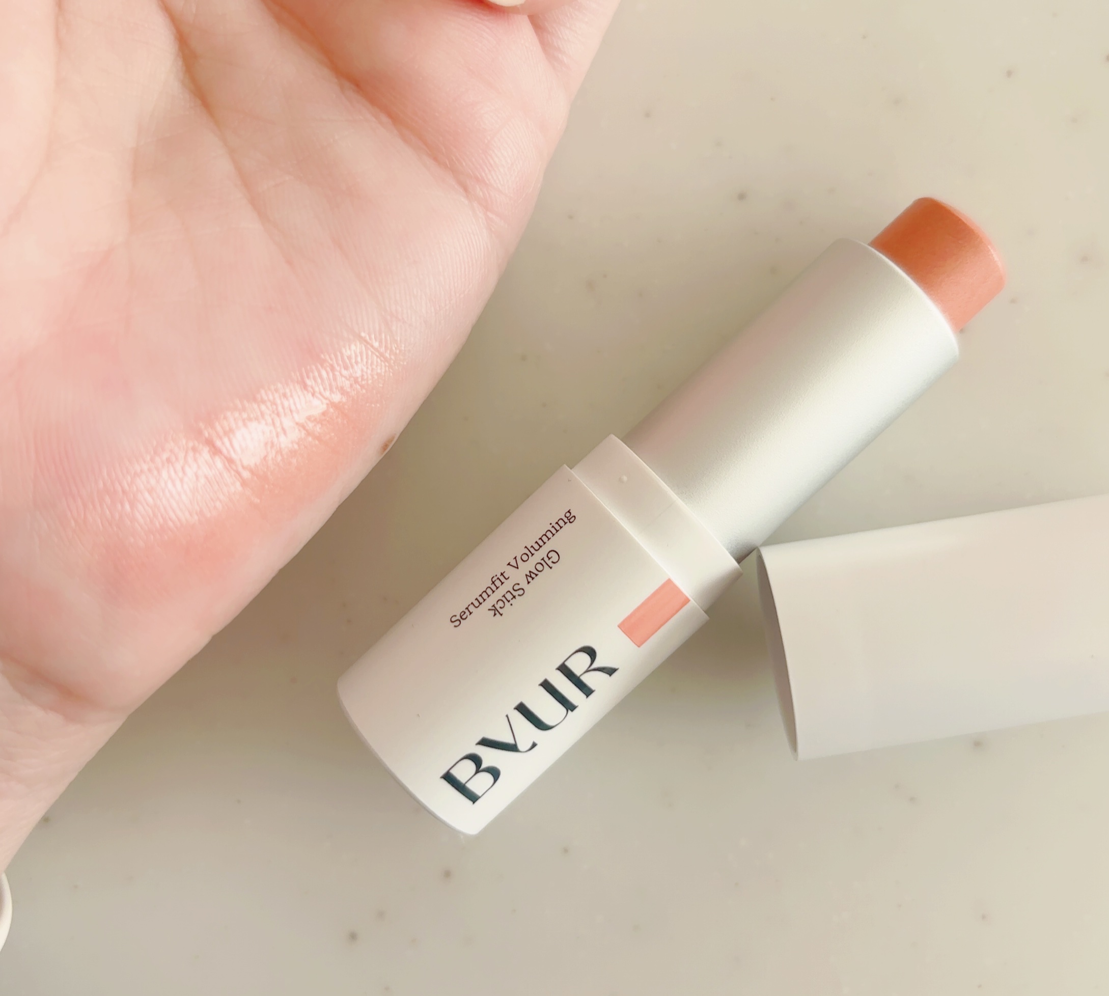 セラムフィット ボリューミング グロースティック/ByUR/ジェル・クリームチークを使ったクチコミ（2枚目）