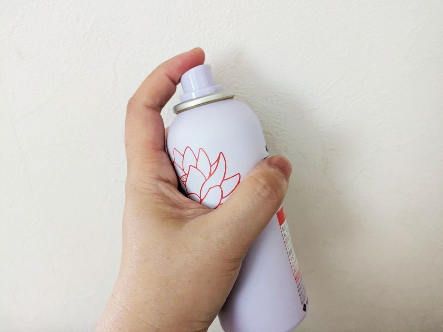 ロータス シャイニーオイル ヘアスプレー フィグ＆ローズの香り/ダイアン/ヘアスプレーを使ったクチコミ（2枚目）