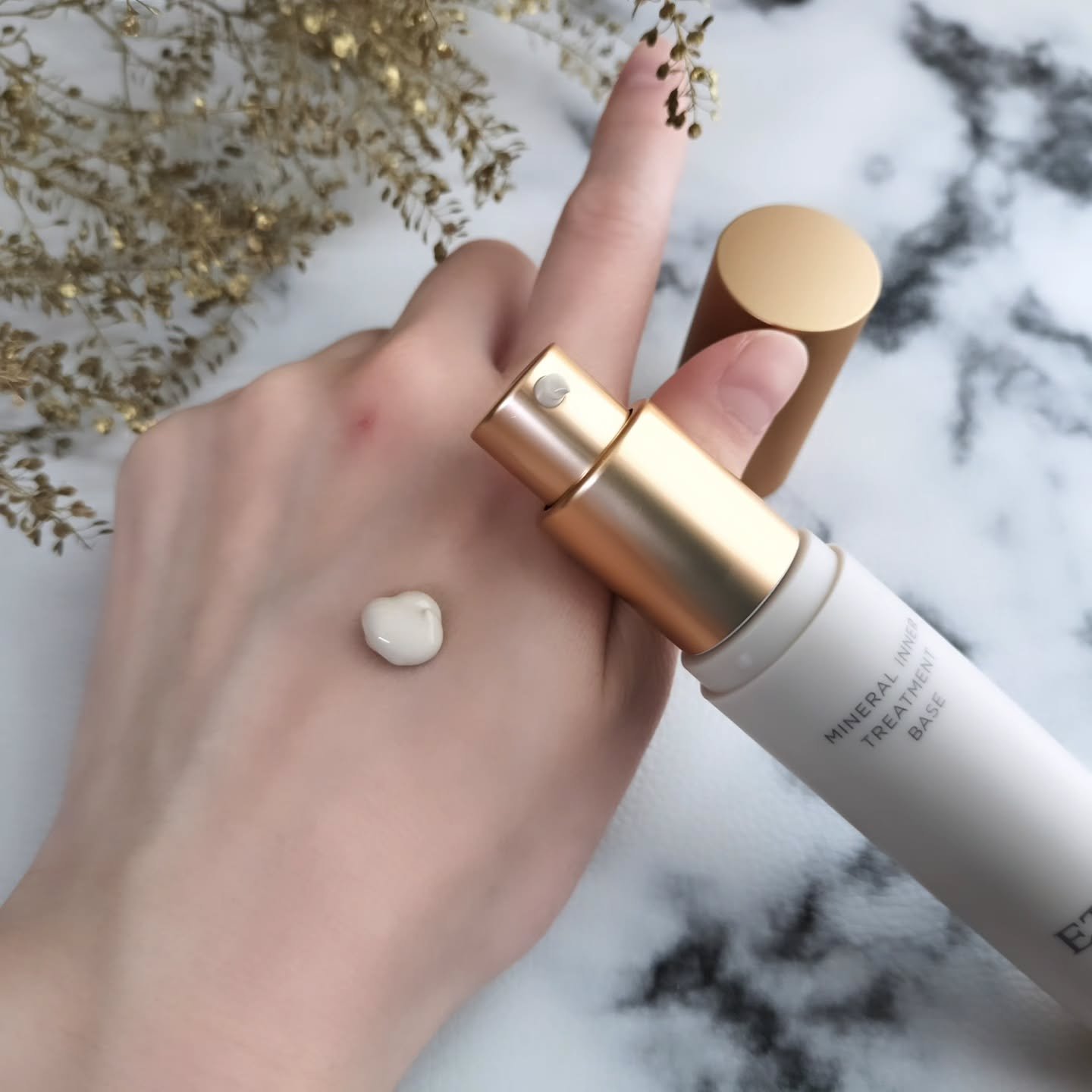 ミネラルインナートリートメントベース/エトヴォス/化粧下地を使ったクチコミ（2枚目）