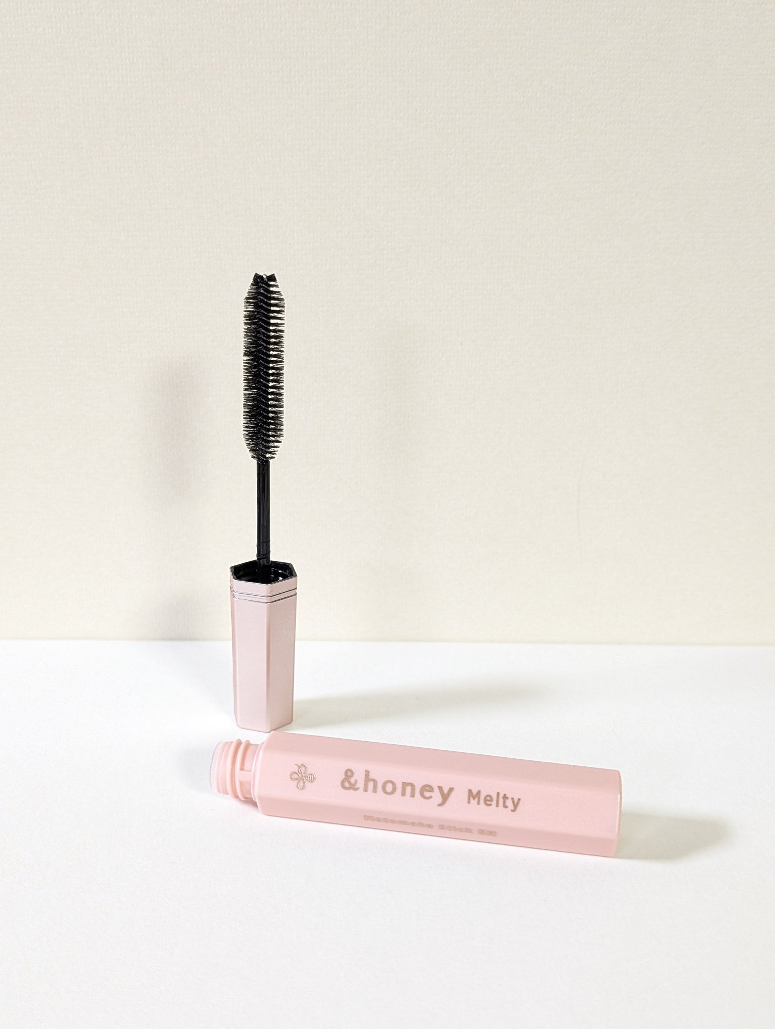 アンドハニー メルティ マトメイクスティック スーパーホールド 4.0/&honey/ヘアジェルを使ったクチコミ（1枚目）