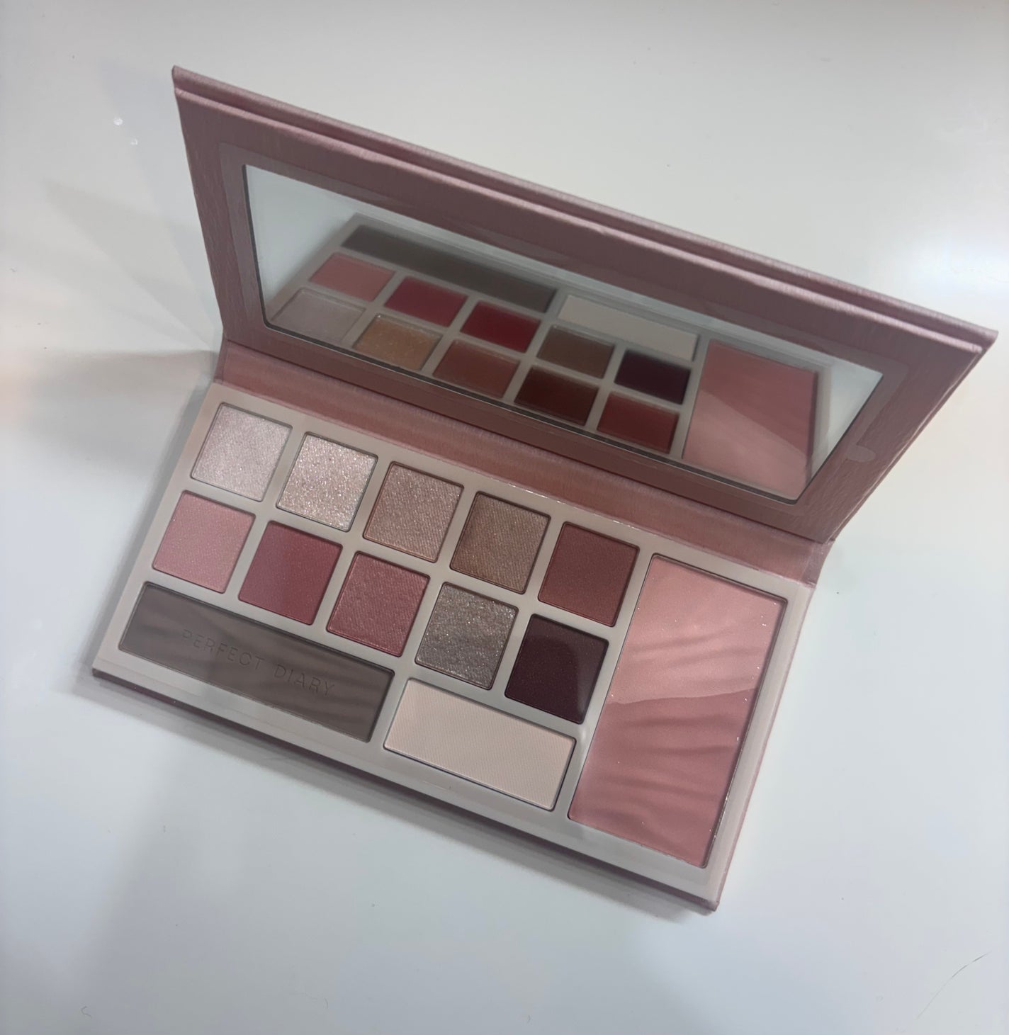 デザイナーアイズ&チークパレット/PERFECT DIARY/アイシャドウを使ったクチコミ(2枚目)