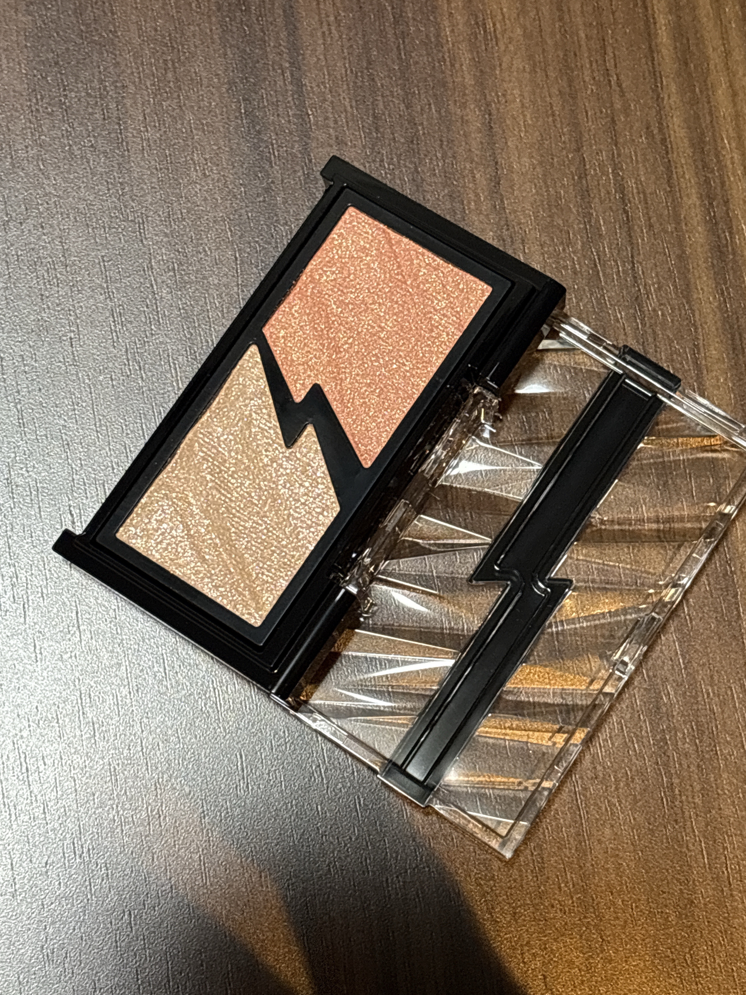 エレクトリックショックアイズ /KATE/アイシャドウパレットを使ったクチコミ（1枚目）