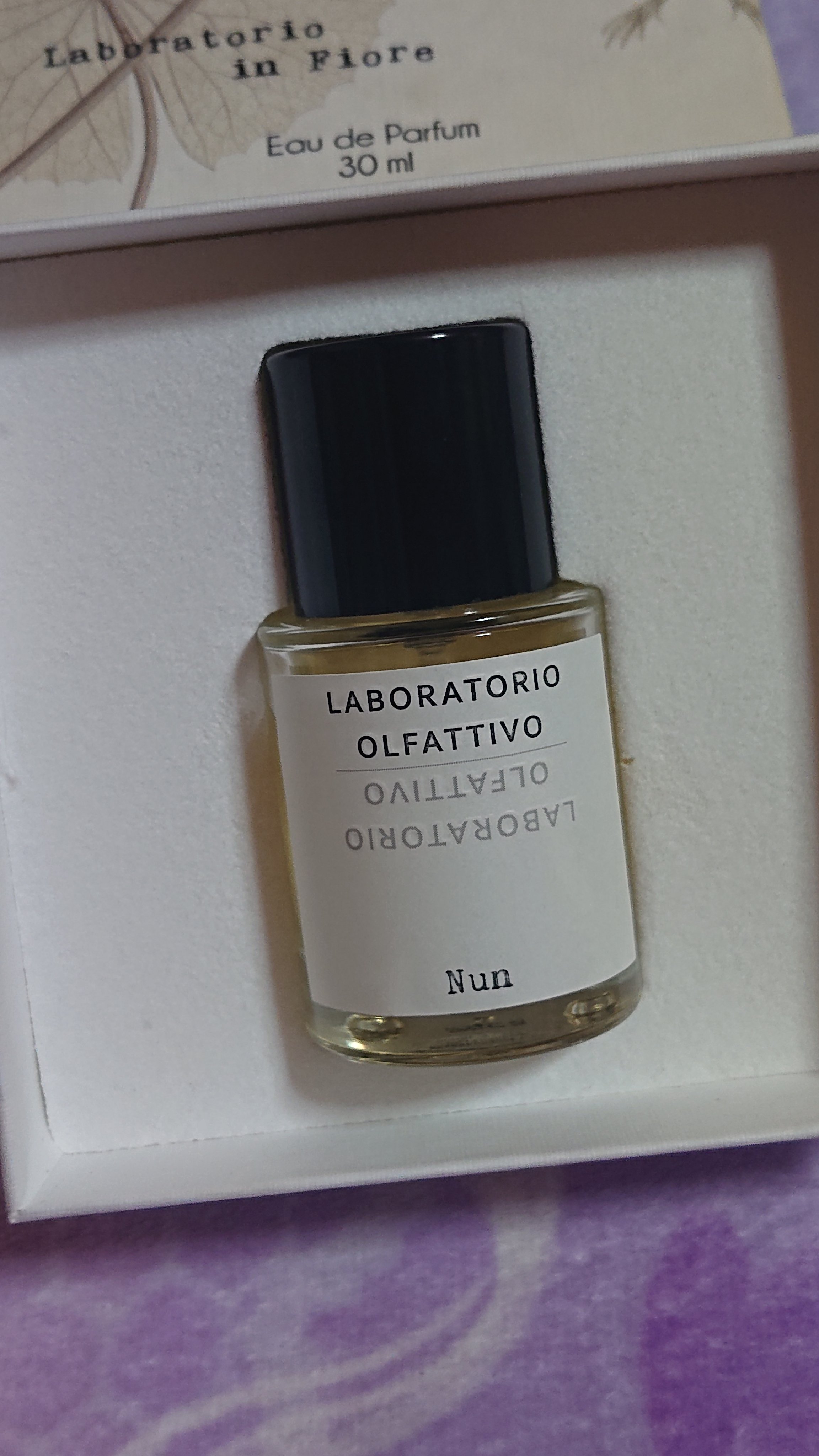 LABORATORIO OLFATTIVO ヌンのクチコミ「ラボラトリオのNunでございます。
バニラに、蓮と茉莉花の香り...。もしこれをつけている人が.....」（1枚目）