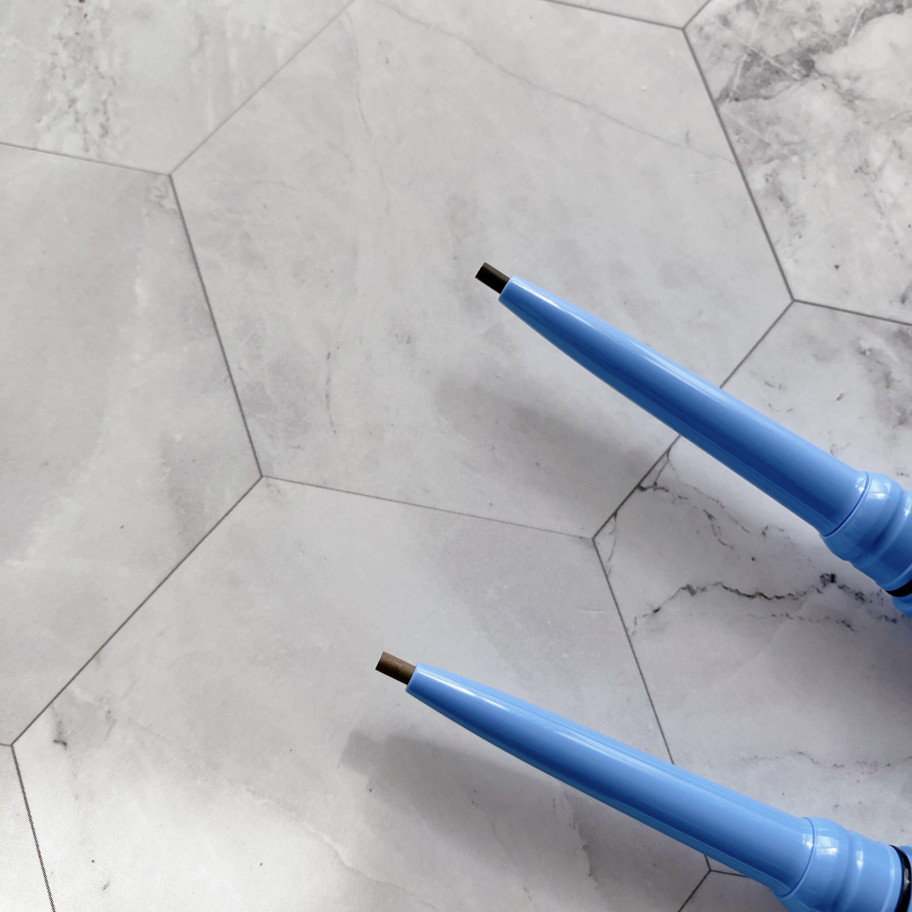 「密着アイライナー」極細クリームペンシル/デジャヴュ/ペンシルアイライナーを使ったクチコミ（2枚目）