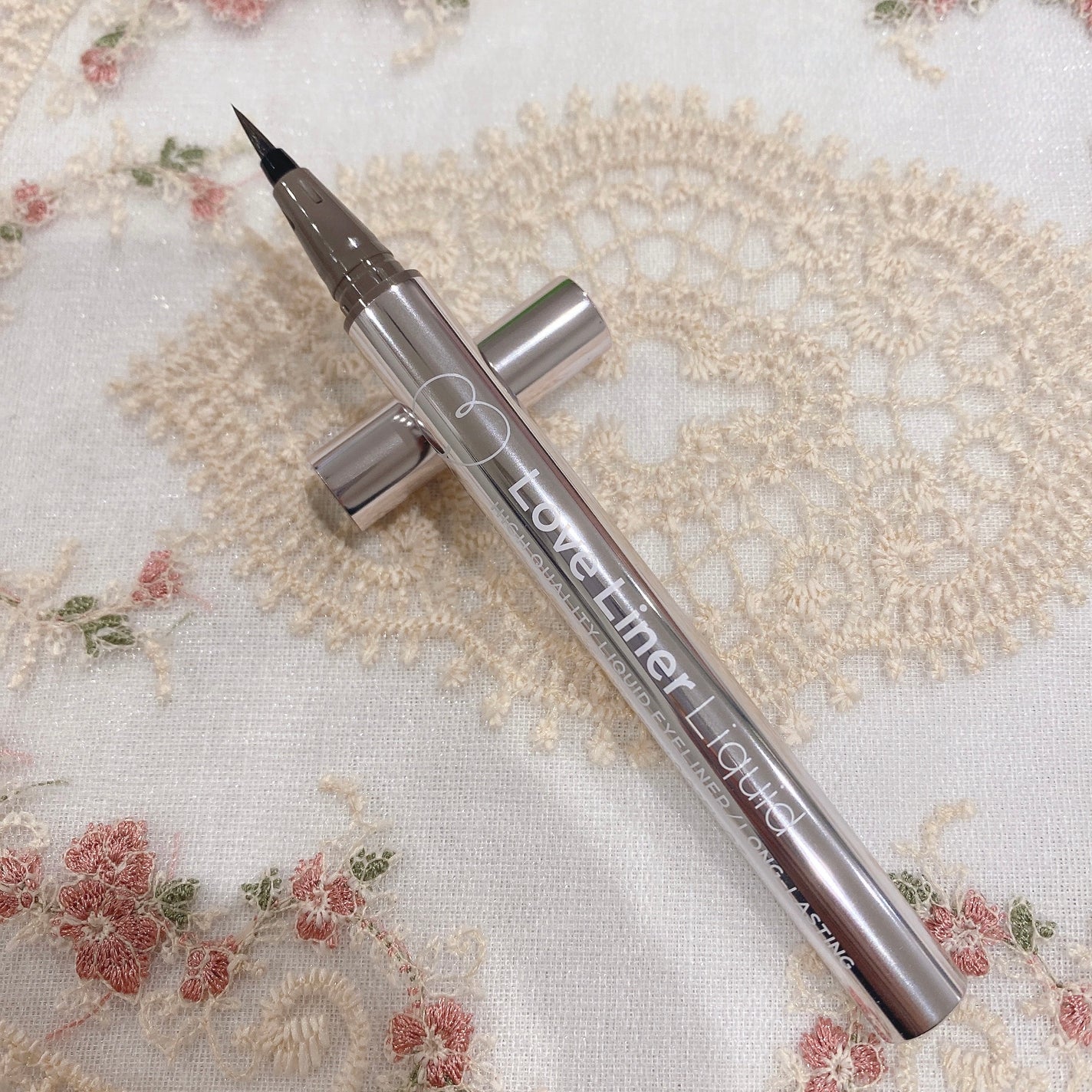 リキッドアイライナーR4/ラブ・ライナー/リキッドアイライナーを使ったクチコミ(1枚目)