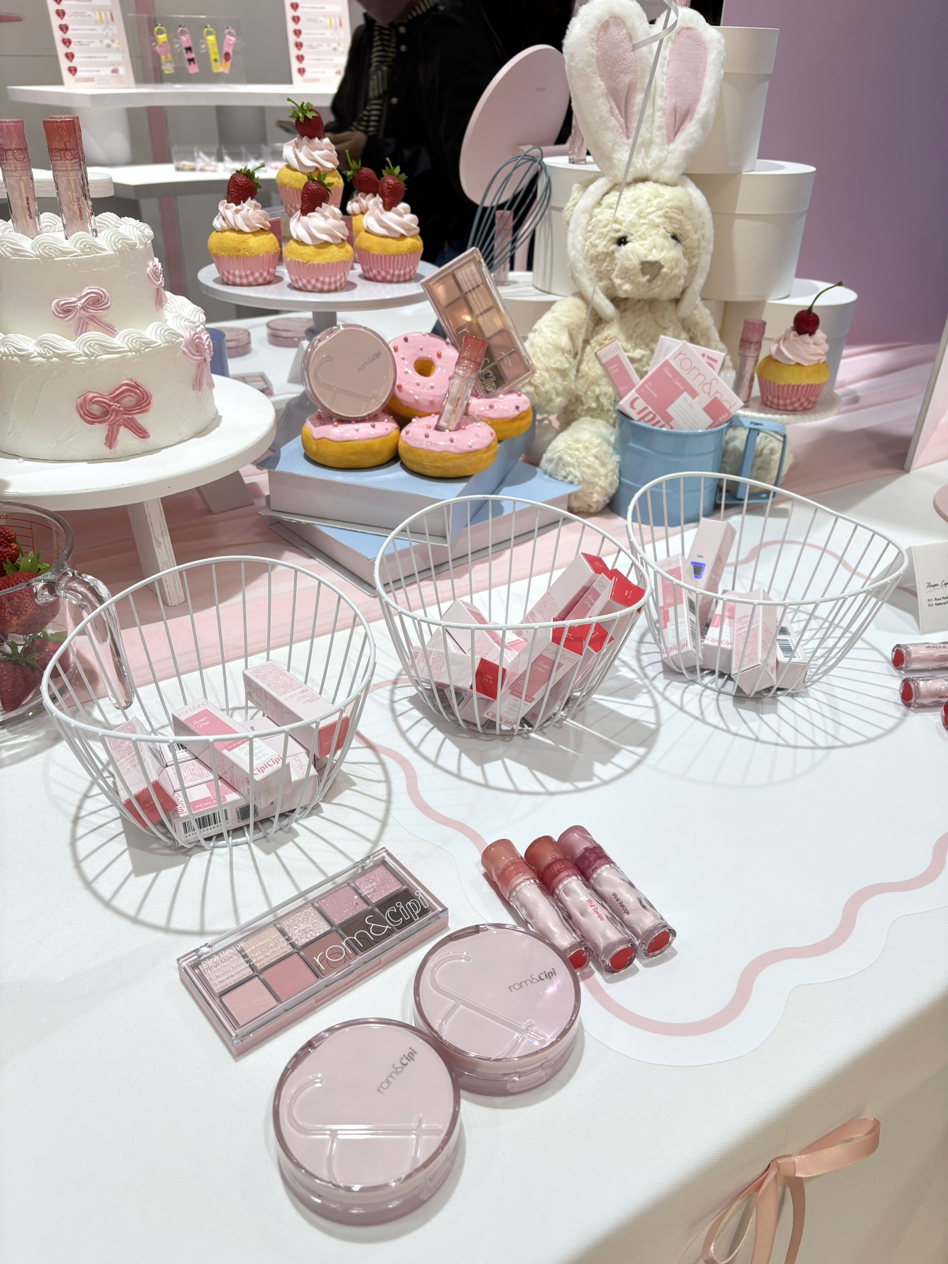 ロムシピ レシピグロス PK01 ピーチスムージー/rom&Cipi/リップグロスを使ったクチコミ（3枚目）