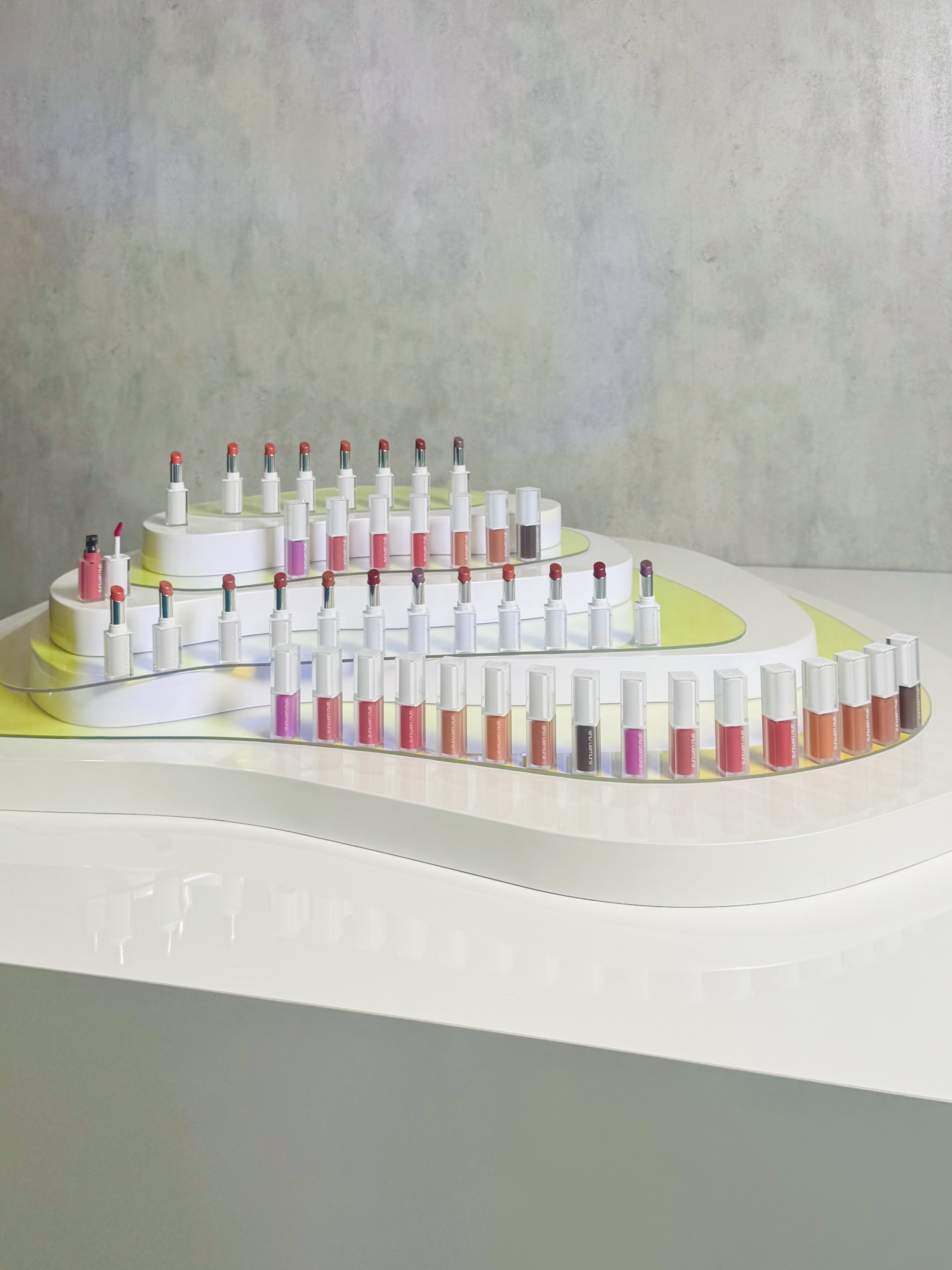 キヌケアグローアップ グリーム/shu uemura/口紅を使ったクチコミ（3枚目）