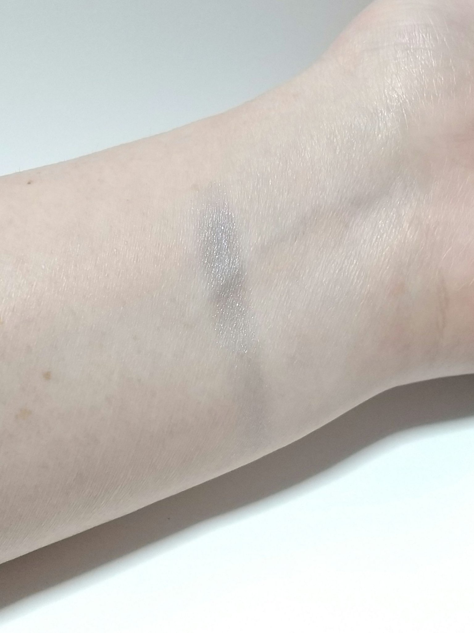  アディクション　ザ アイシャドウ プリズム/ADDICTION/単色アイシャドウを使ったクチコミ（3枚目）