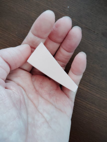 メイクアップスポンジ(バリューパック ウェッジ型 30個)/DAISO/パフ・スポンジを使ったクチコミ(2枚目)