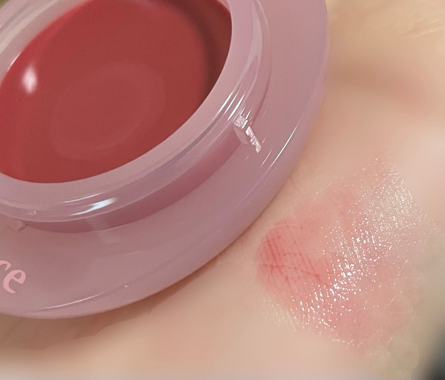 ロウグロウデューイーボール/hince/リップバームを使ったクチコミ(1枚目)