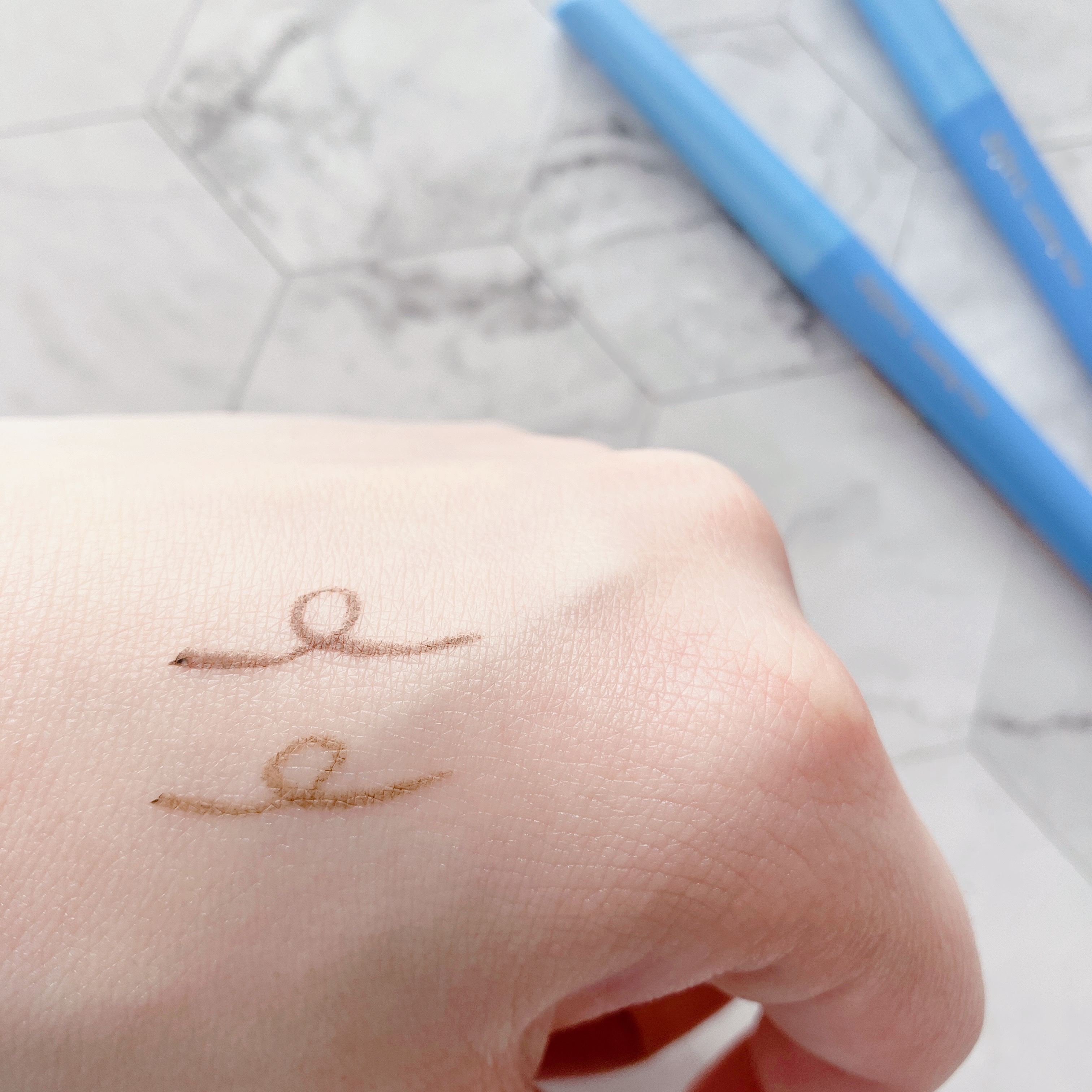 「密着アイライナー」極細クリームペンシル/デジャヴュ/ペンシルアイライナーを使ったクチコミ（3枚目）