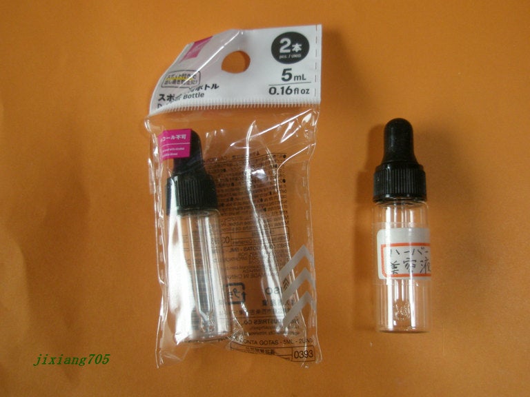 jixiang705 on LIPS 「ダイソースポイト付ボトル2本入110円(税込)ダイソーで詰め替..」(1枚目)