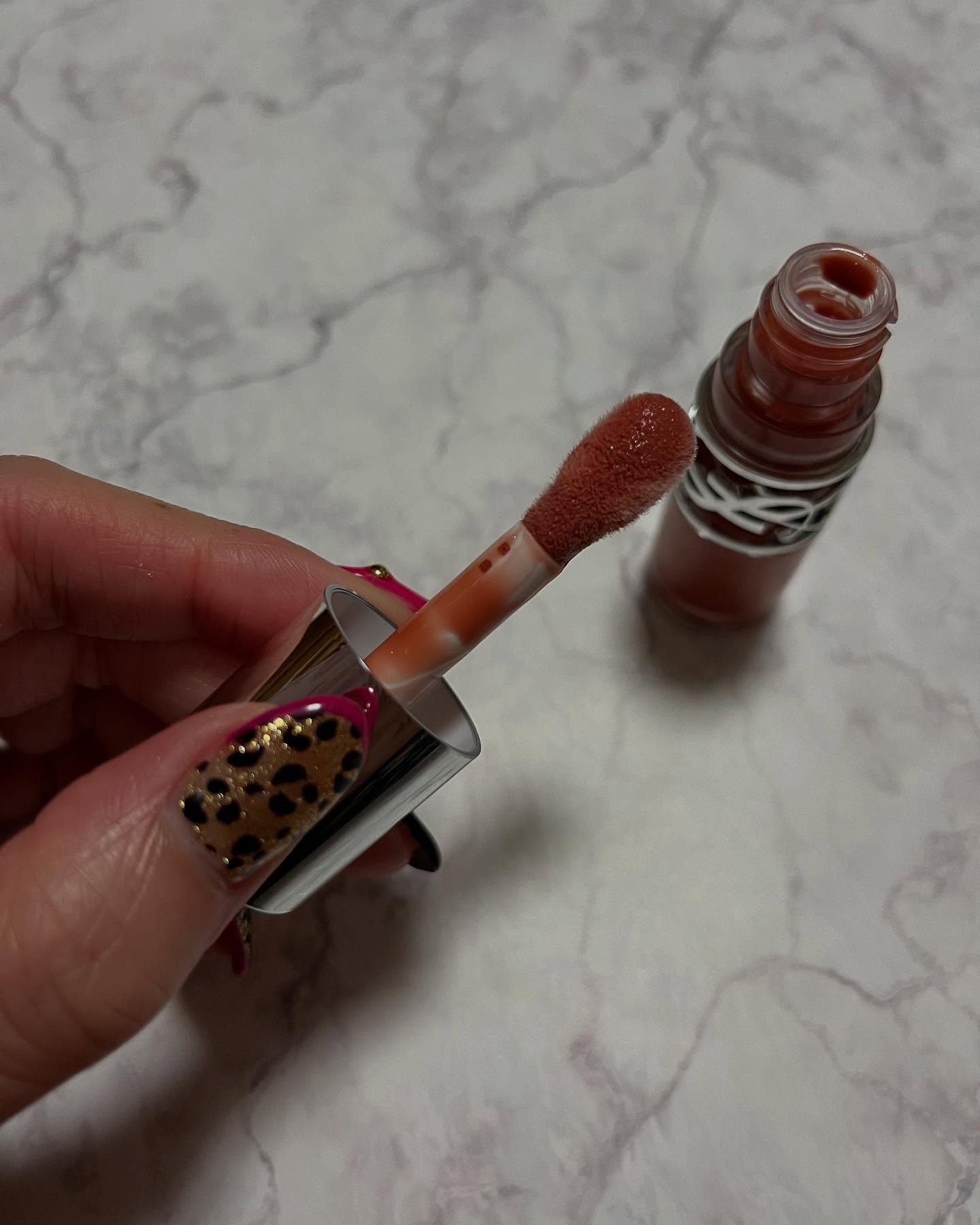 YSL ラブシャイン オイル グロス #5 カリフォルニア サンシャイン/YVES SAINT LAURENT BEAUTE/リップグロスを使ったクチコミ（3枚目）