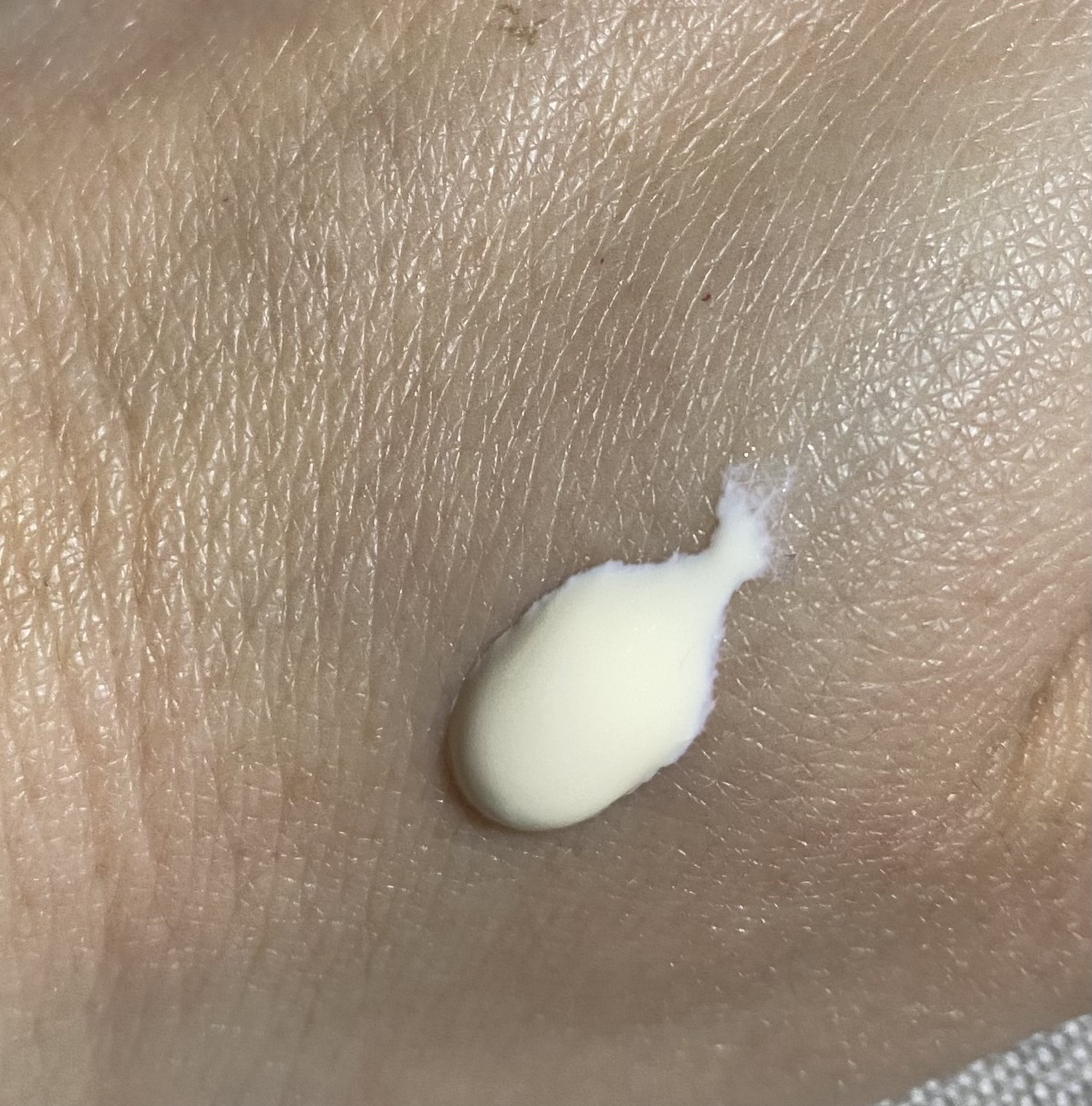 くずれ防止 美容液ケアベース ミルクベージュ SPF30 PA++/Borica/化粧下地を使ったクチコミ（2枚目）