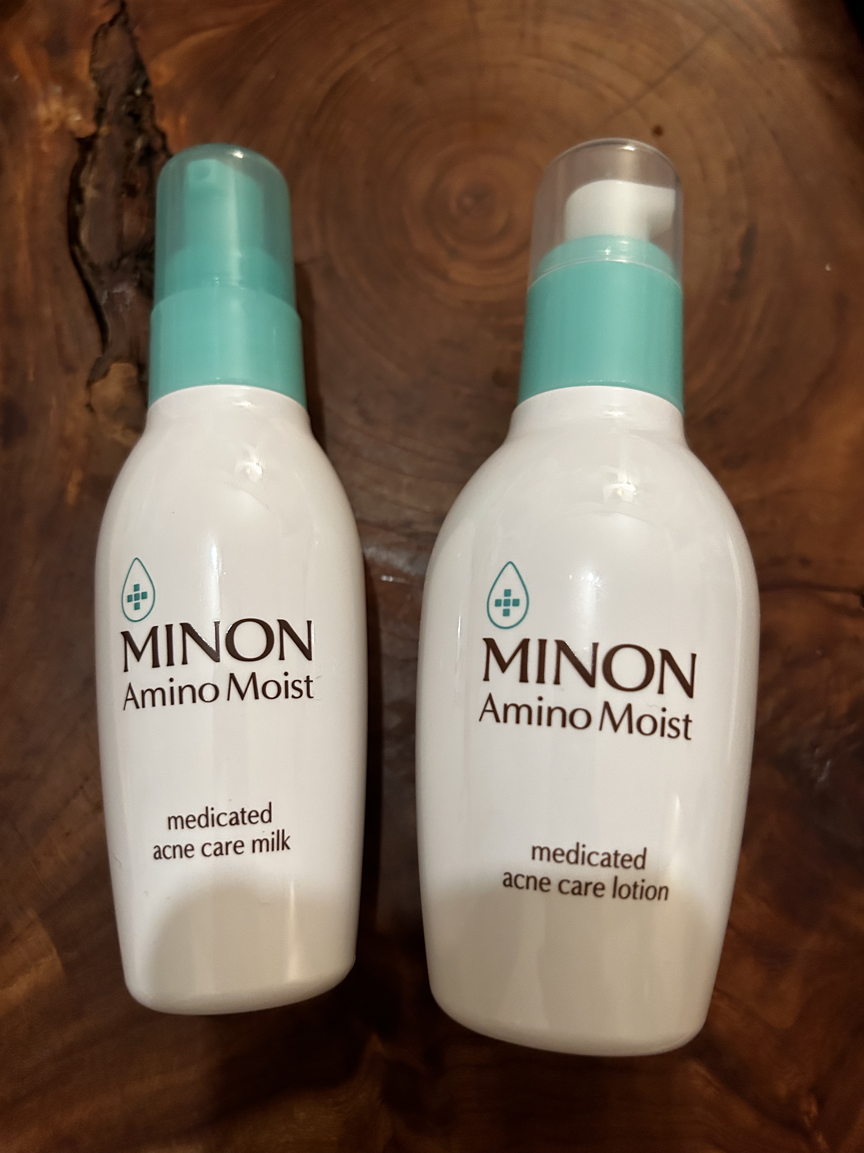 LIPS様のプレゼントキャンペーンに
当選してMINON様の
アミノモイスト 薬用アクネケアローション
アミノモイスト 薬用アクネケアミルク
を試してみました✨

私は敏感肌なのでミノン様が好きで
こちらは前にお試しサイズを使ったので
気に