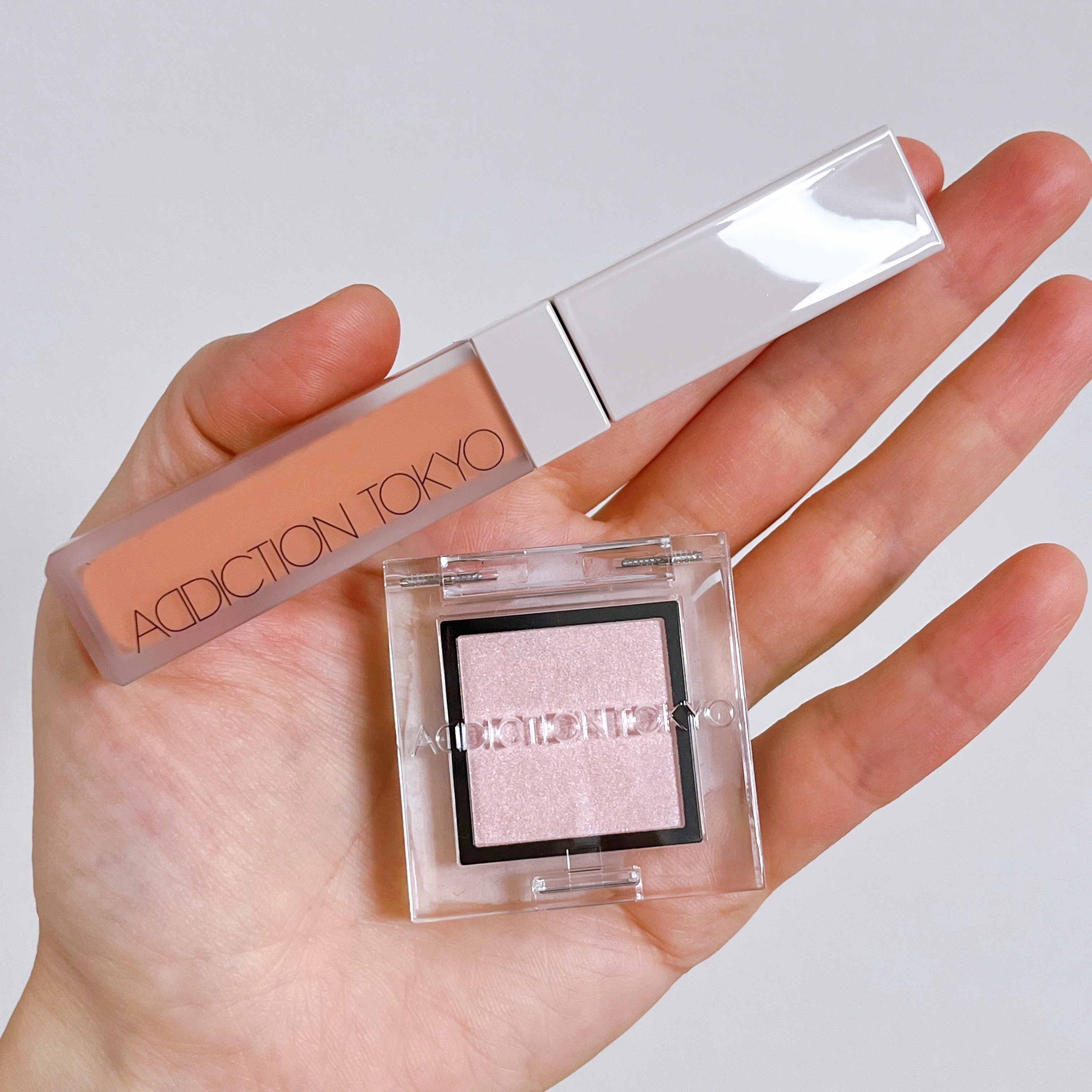  アディクション　ザ アイシャドウ プリズム 102PR Coral Glow/ADDICTION/単色アイシャドウを使ったクチコミ（1枚目）