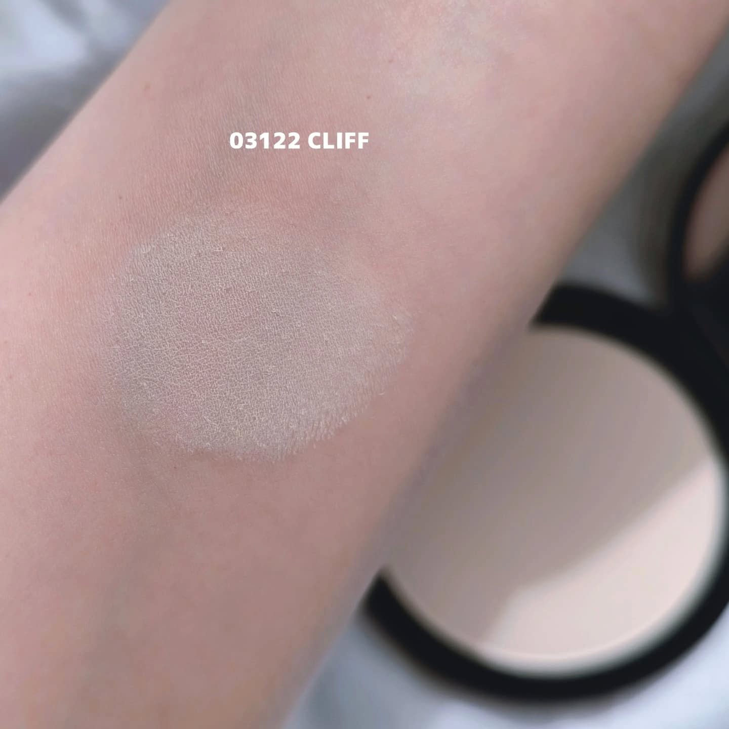 ソフトマット　アドバンスト　パーフェクティングパウダー/NARS/プレストパウダーを使ったクチコミ（3枚目）