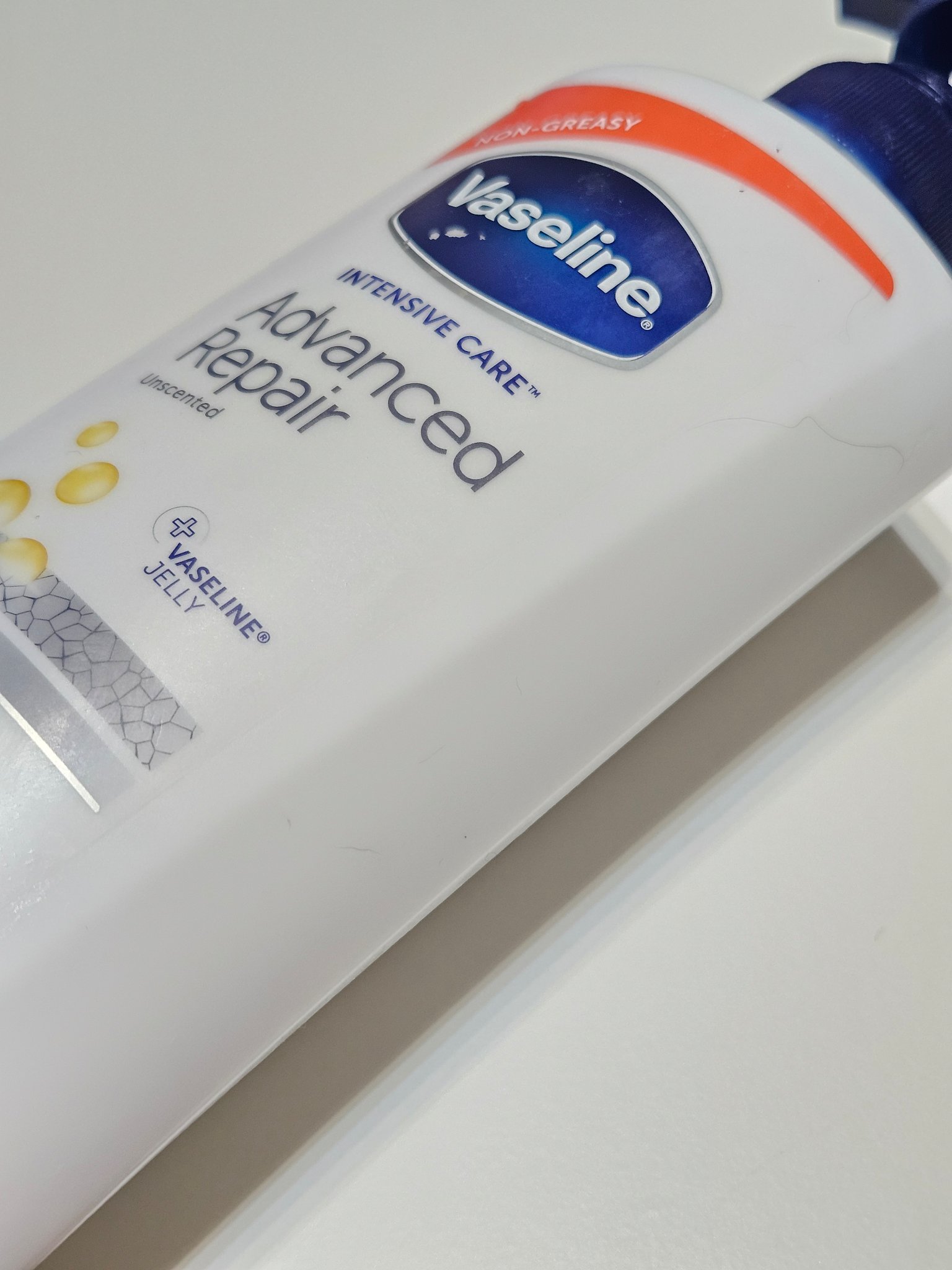 ヴァセリン アドバンスド モイスチャーローション 無香料/ヴァセリン/ボディローションを使ったクチコミ（1枚目）