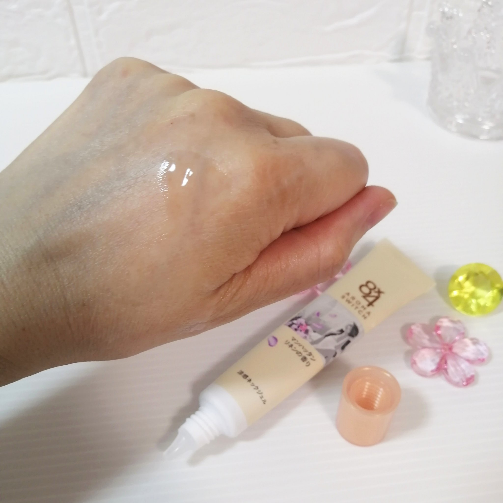 8x4 アロマスイッチ 涼感ネックジェル マンハッタンリネンの香り/８ｘ４/デオドラント・制汗剤を使ったクチコミ（3枚目）