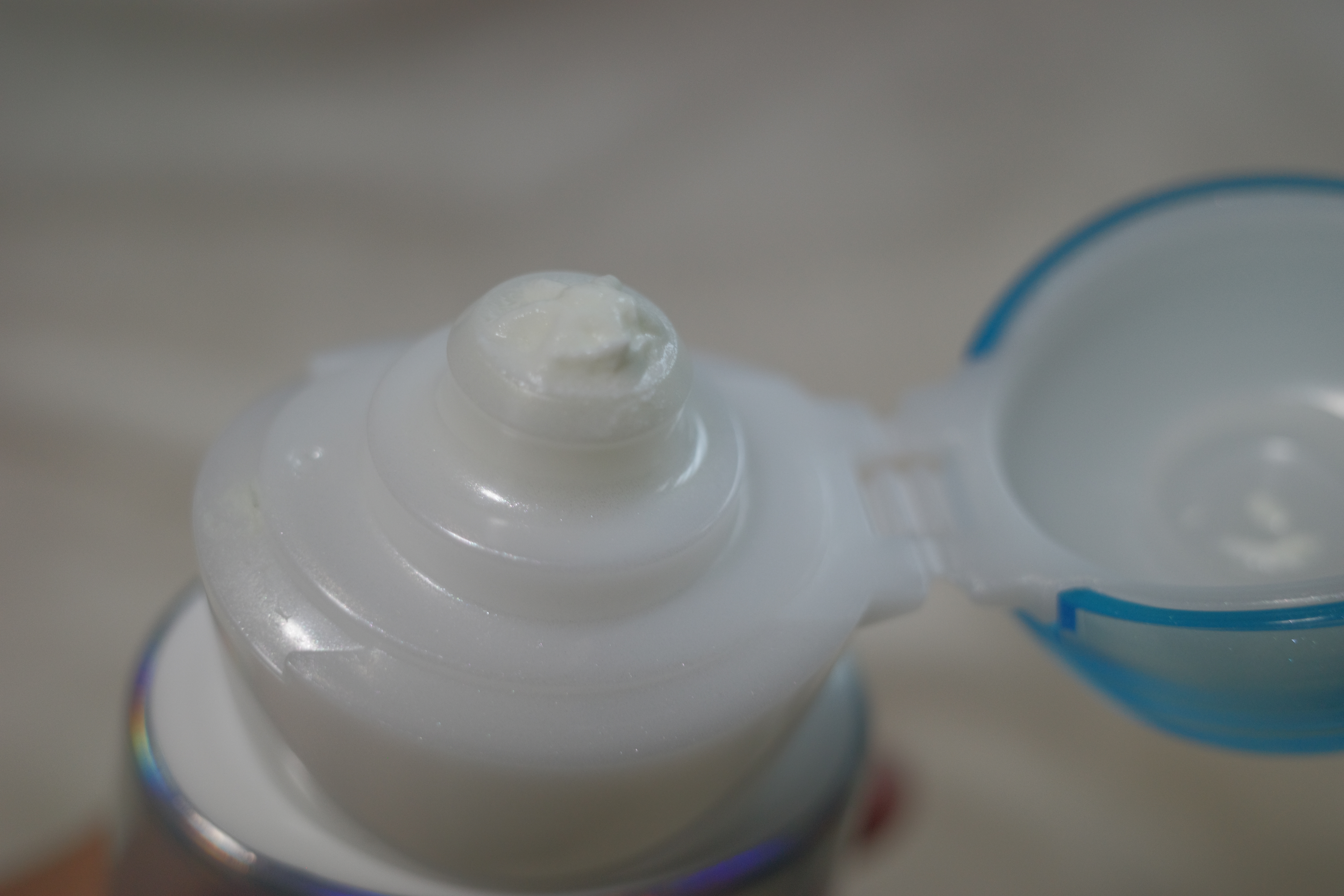 アクアリッチ エアリーホールドクリーム（呼吸感ベールUV）/ビオレ/日焼け止めクリームを使ったクチコミ（3枚目）