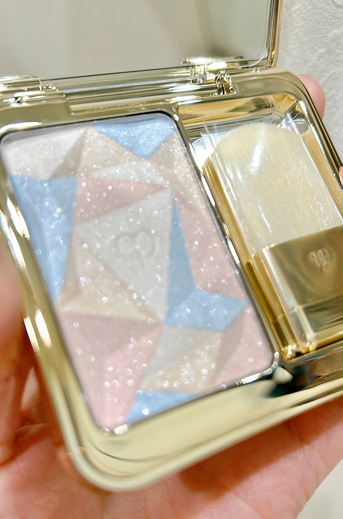 ル・レオスールデクラ /クレ・ド・ポー ボーテ/パウダーハイライトを使ったクチコミ(3枚目)