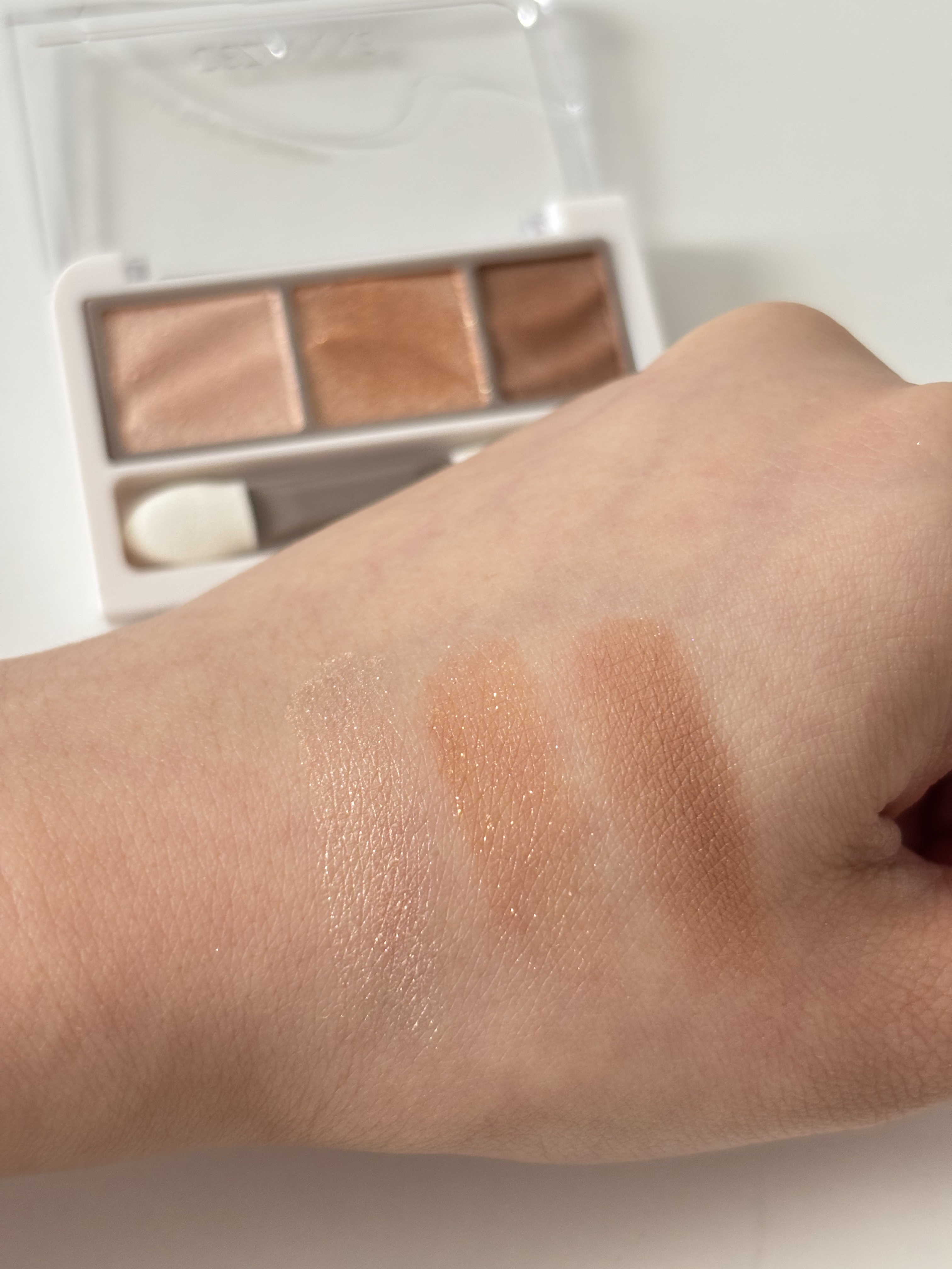 ライティングアップアイシャドウ/CEZANNE/アイシャドウを使ったクチコミ（3枚目）