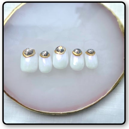 #ニュアンスネイル,#ブラックネイル,#うるちゅるネイル,#うるうるネイルのネイルデザイン