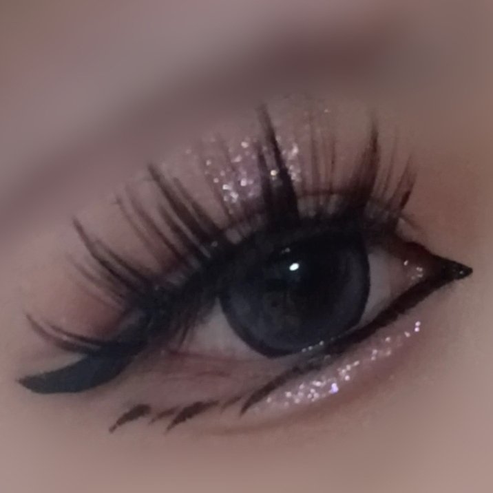 グリッターライナー(MFL リキッドアイシャドウ)/moitiful/グリッターを使ったクチコミ（2枚目）