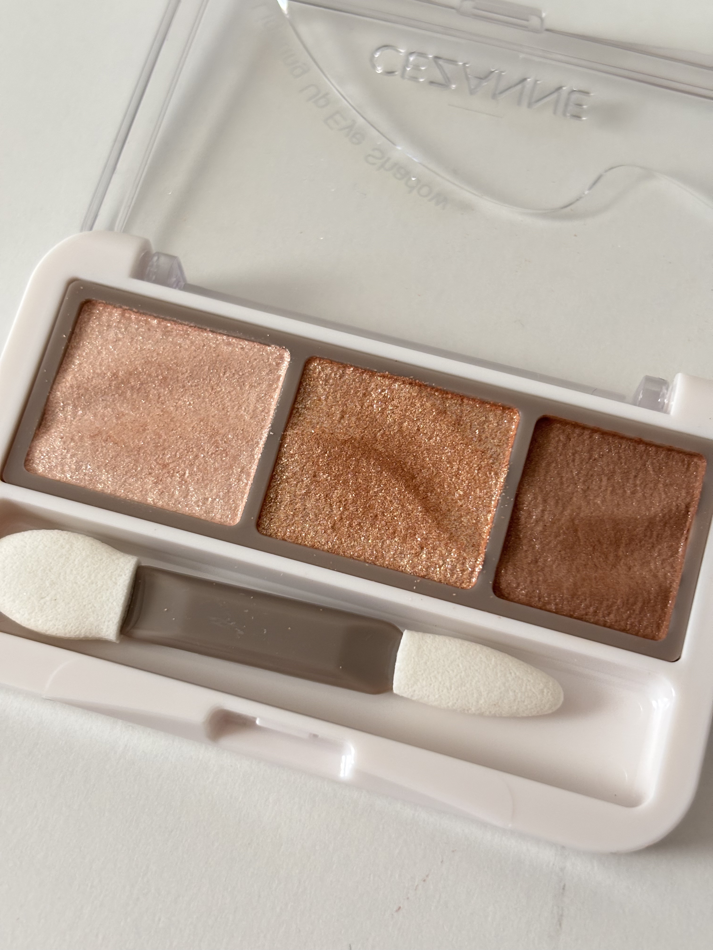 ライティングアップアイシャドウ/CEZANNE/アイシャドウを使ったクチコミ（2枚目）