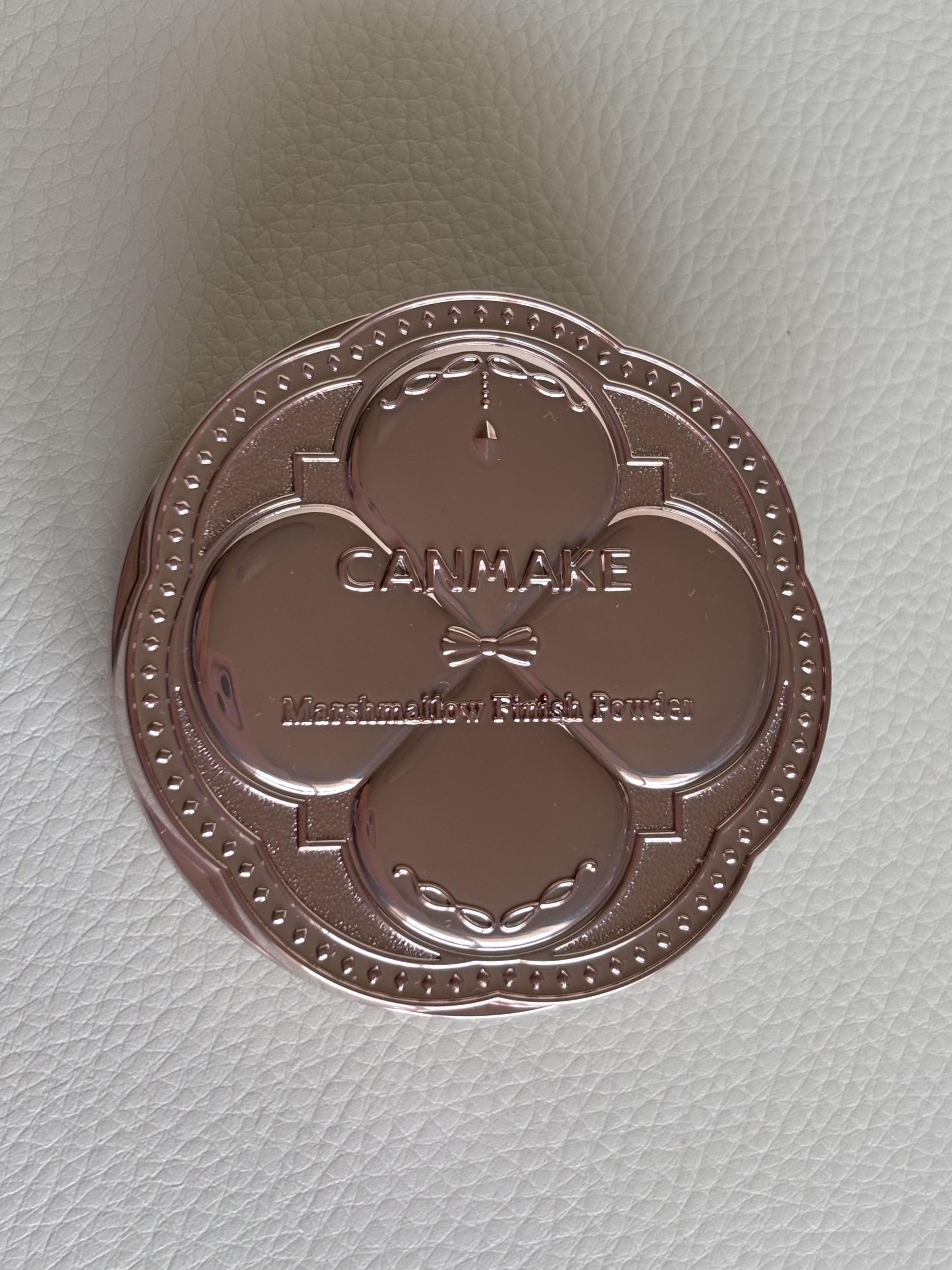 マシュマロフィニッシュパウダー mini MO マットオークル/キャンメイク/フェイスパウダーを使ったクチコミ（1枚目）