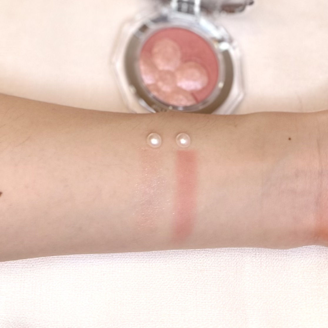 ジルスチュアート クリスタルブルーム ペタルクチュールアイズ デュオ 04 blessed love petals/JILL STUART/アイシャドウパレットを使ったクチコミ（2枚目）