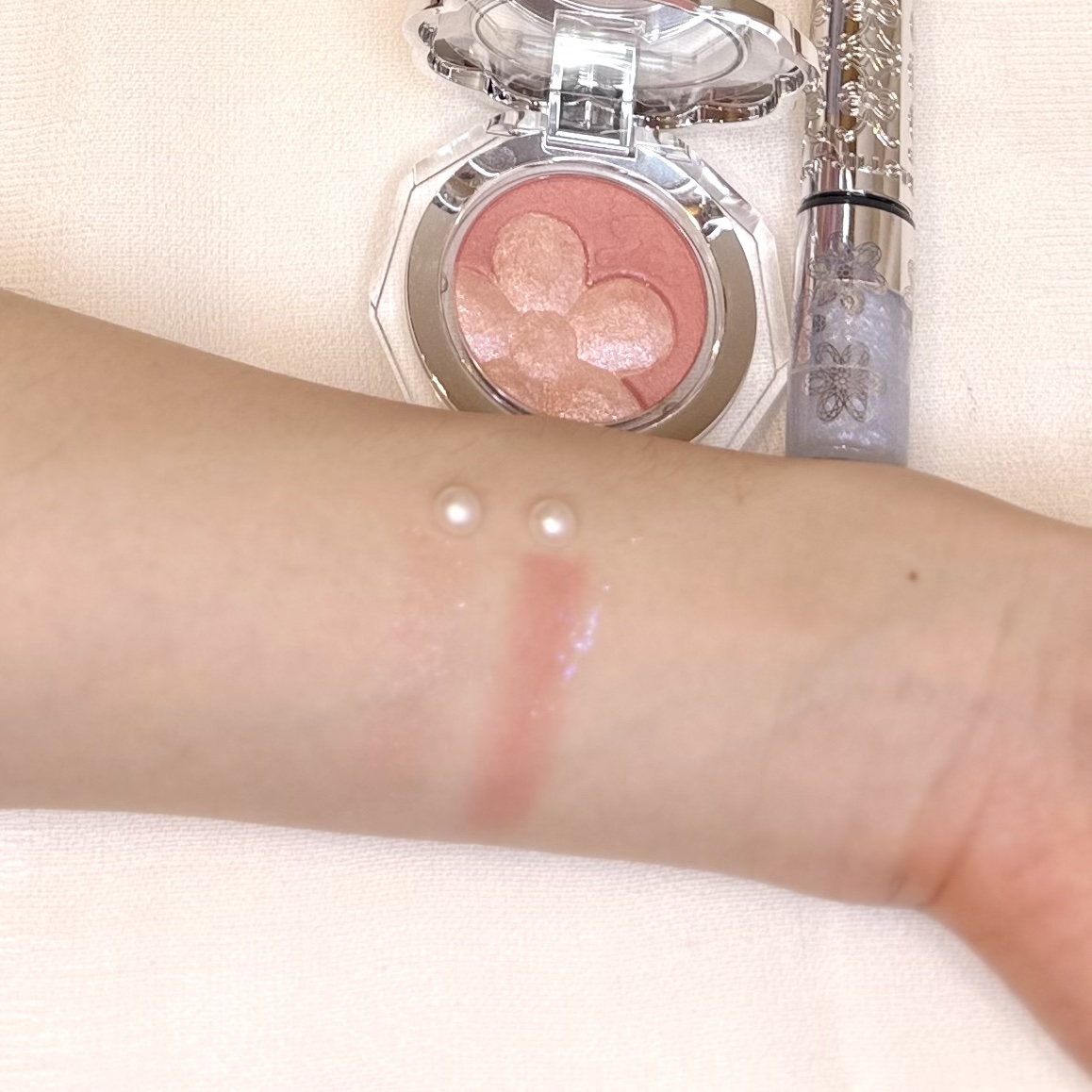 ジルスチュアート クリスタルブルーム ペタルクチュールアイズ デュオ 04 blessed love petals/JILL STUART/アイシャドウパレットを使ったクチコミ（3枚目）