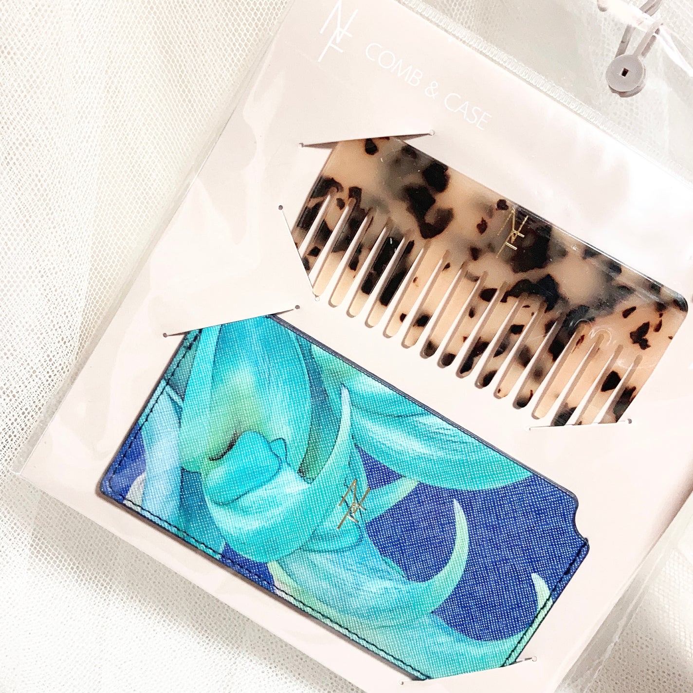 コスメモ on LIPS 「ナカモトフウフさんコラボのコーム♡レトロ可愛いデザインのアセテ..」(4枚目)