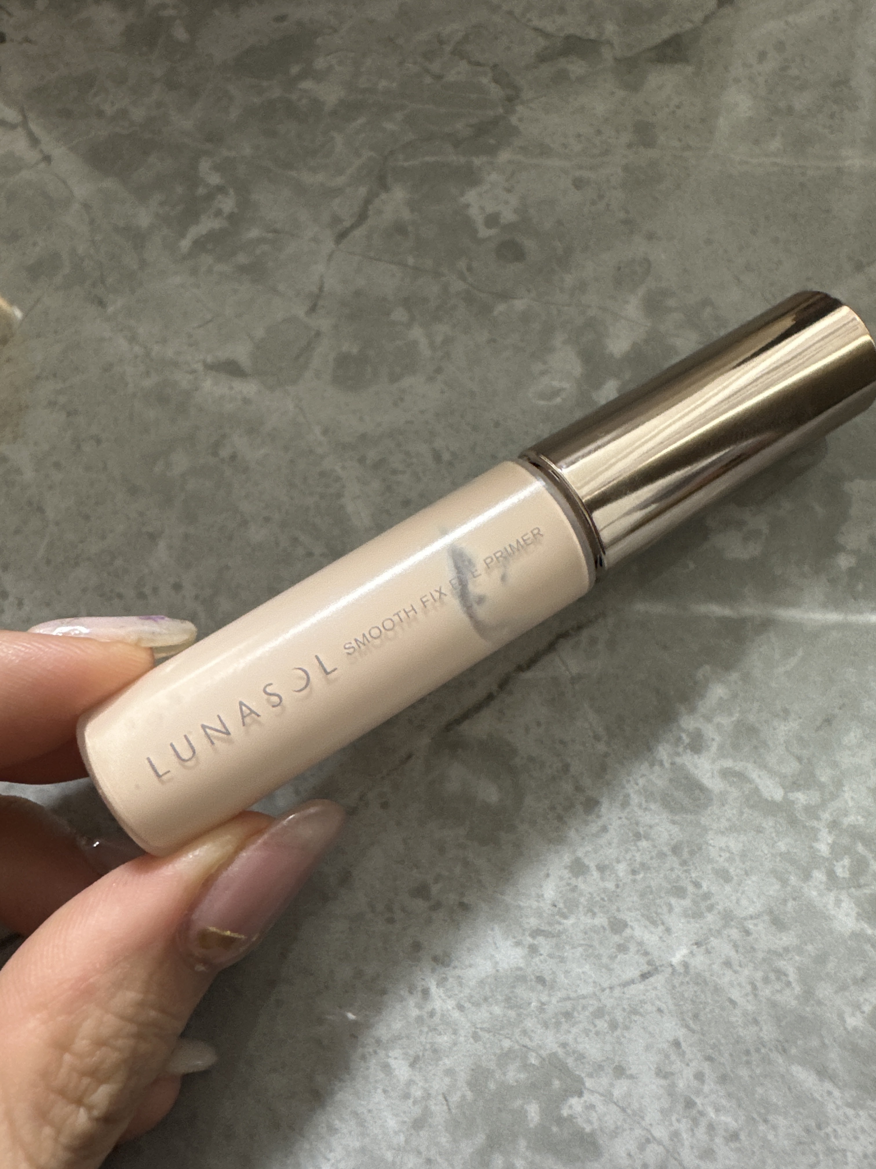 ルナソル スムースフィックスアイプライマー/LUNASOL/アイシャドウベースを使ったクチコミ（1枚目）