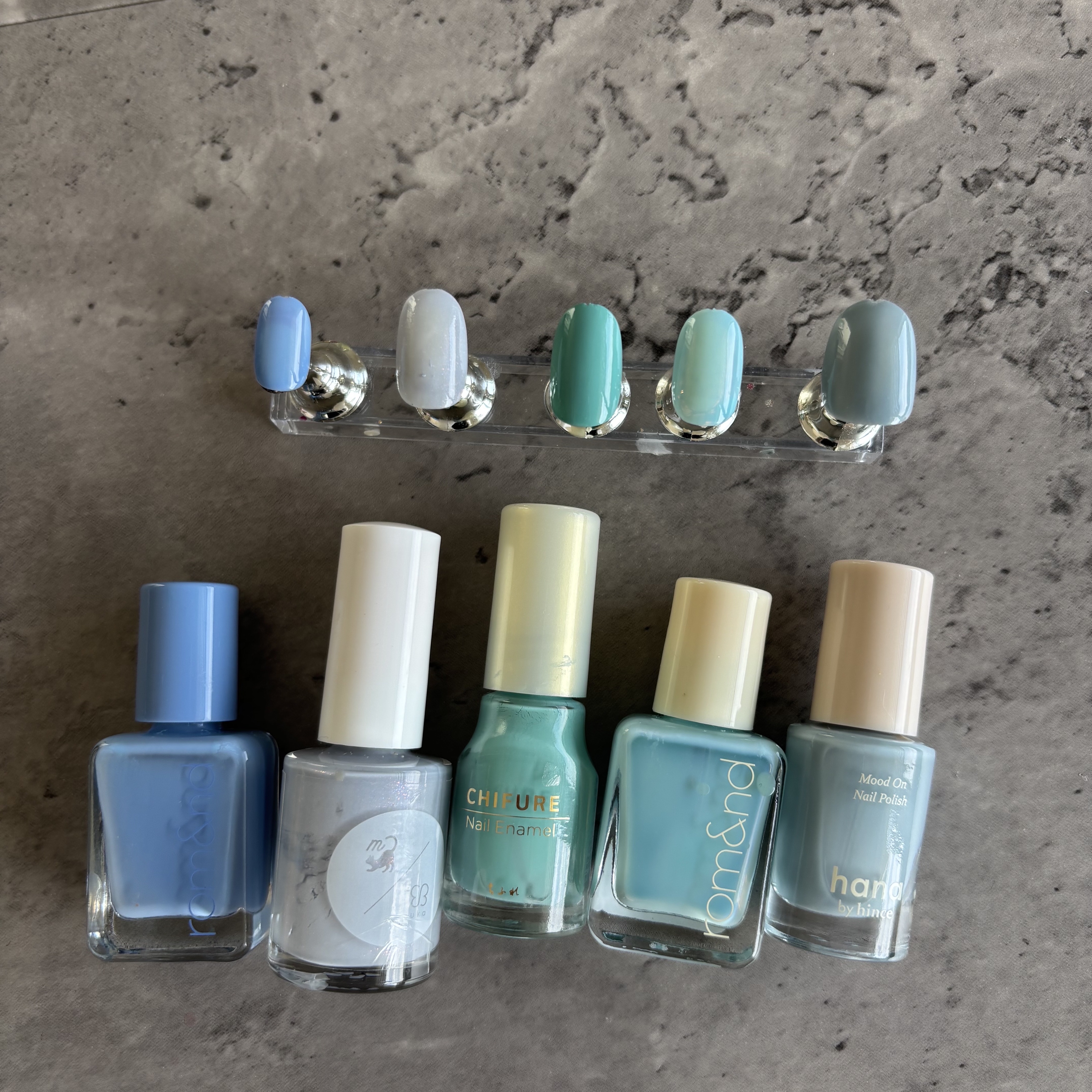 ムードオンネイルポリッシュ 03 アッシュブルー/hana by hince/マニキュアを使ったクチコミ（1枚目）