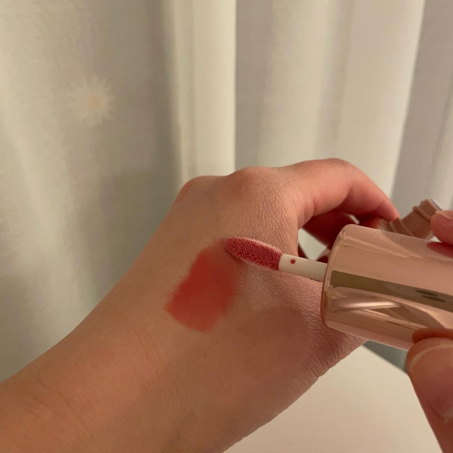 フィー 3Dボリューミンググロス/fwee/リップグロスを使ったクチコミ（3枚目）