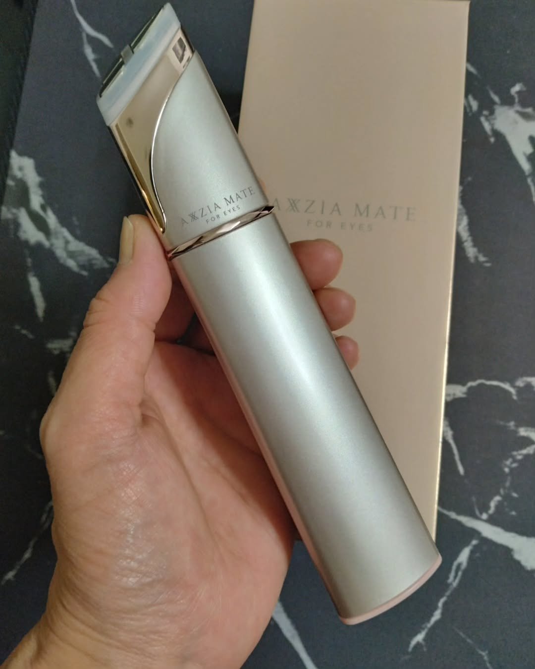 アクシージア メイト フォーアイズ/AXXZIA/美顔器・マッサージを使ったクチコミ（1枚目）