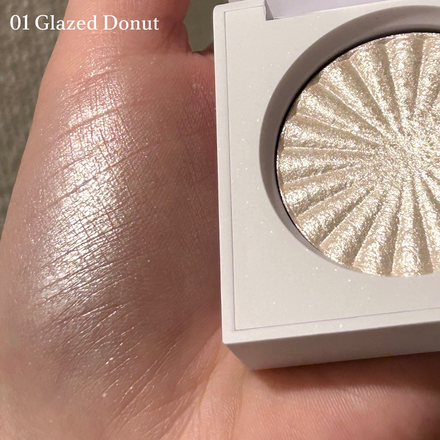 OFRA mini Highlighter/Ofra Cosmetics/パウダーハイライトを使ったクチコミ（3枚目）