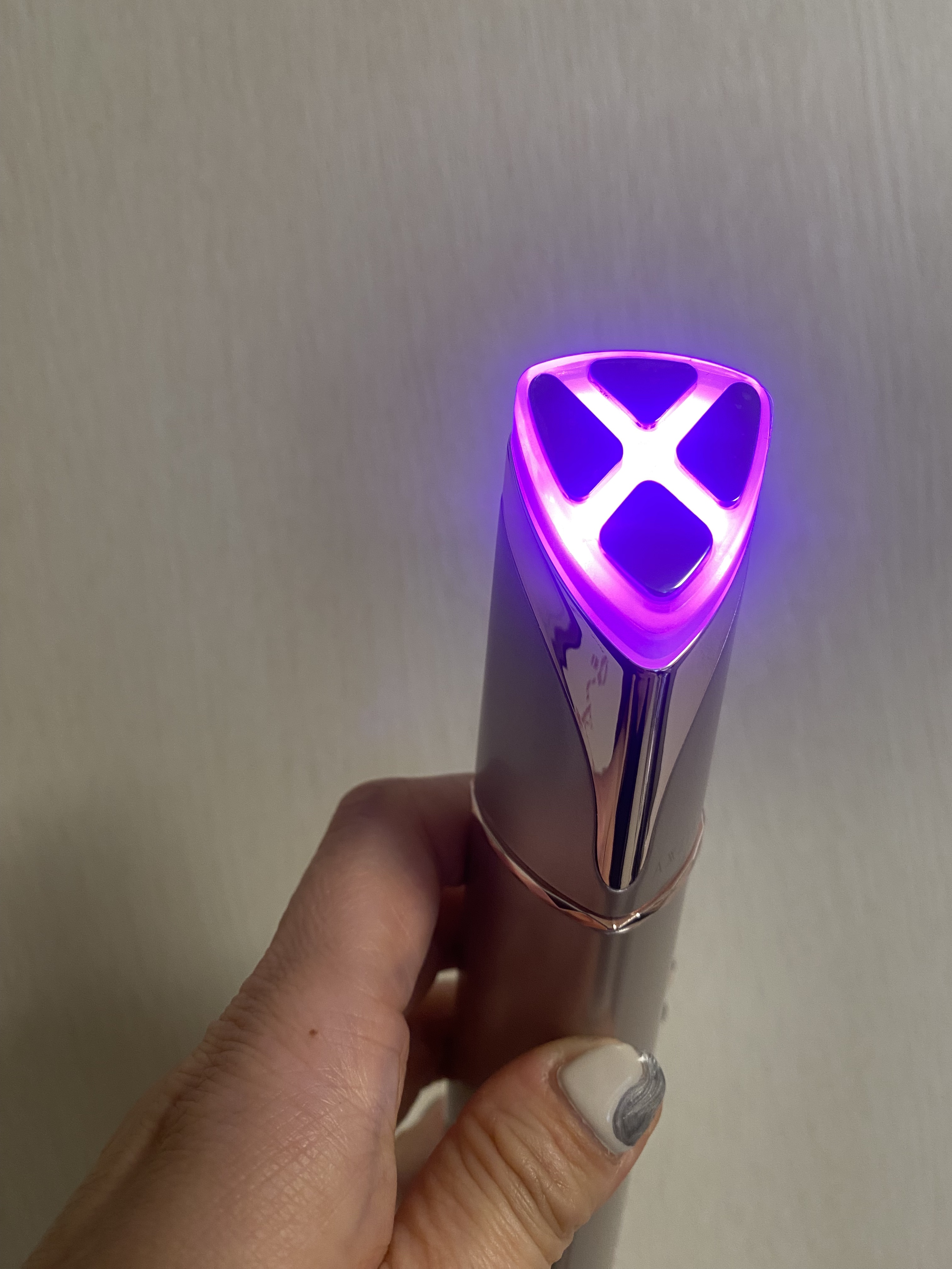 アクシージア メイト フォーアイズ/AXXZIA/美顔器・マッサージを使ったクチコミ（3枚目）